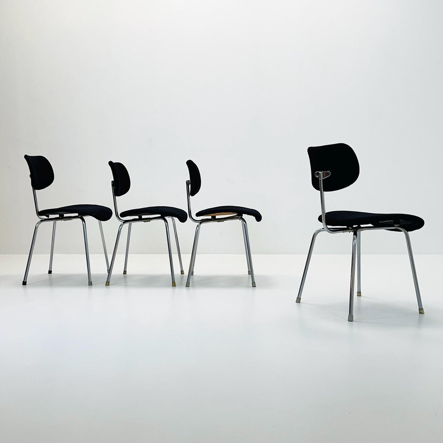 Set of 4 dining chairs SE68 by Egon Eiermann for Wilde & Spieth 1980s Germany
