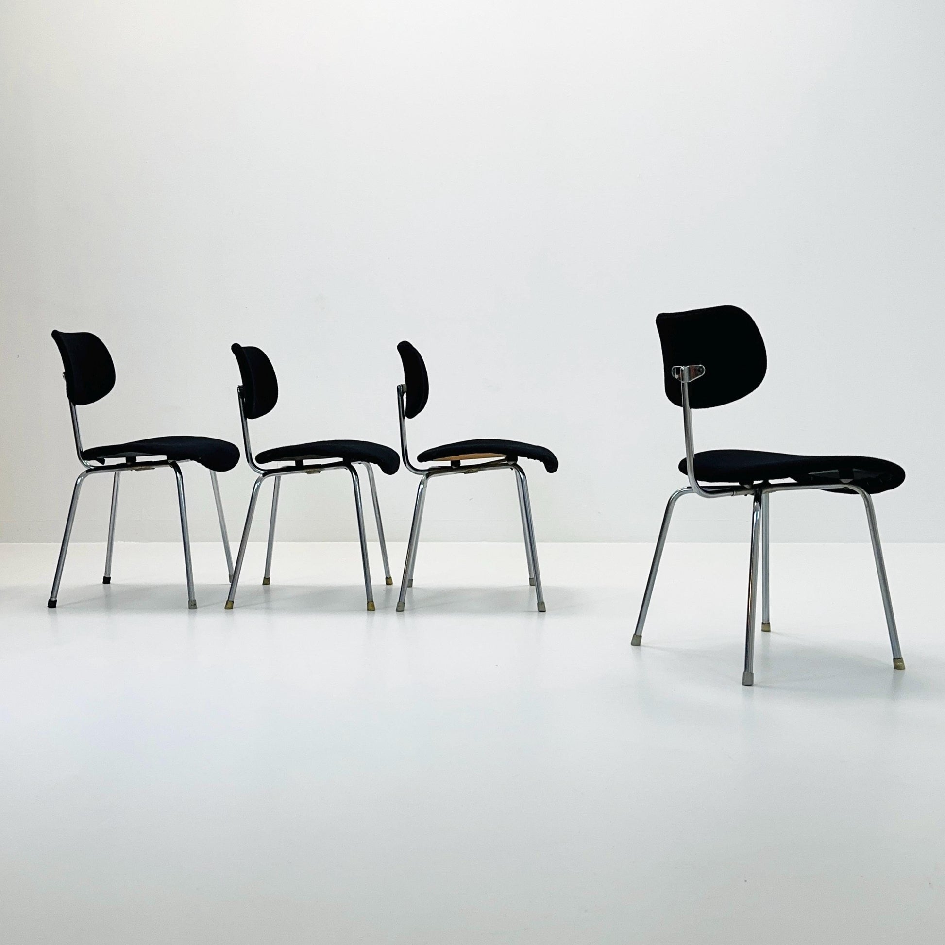 Set of 4 dining chairs SE68 by Egon Eiermann for Wilde & Spieth 1980s Germany