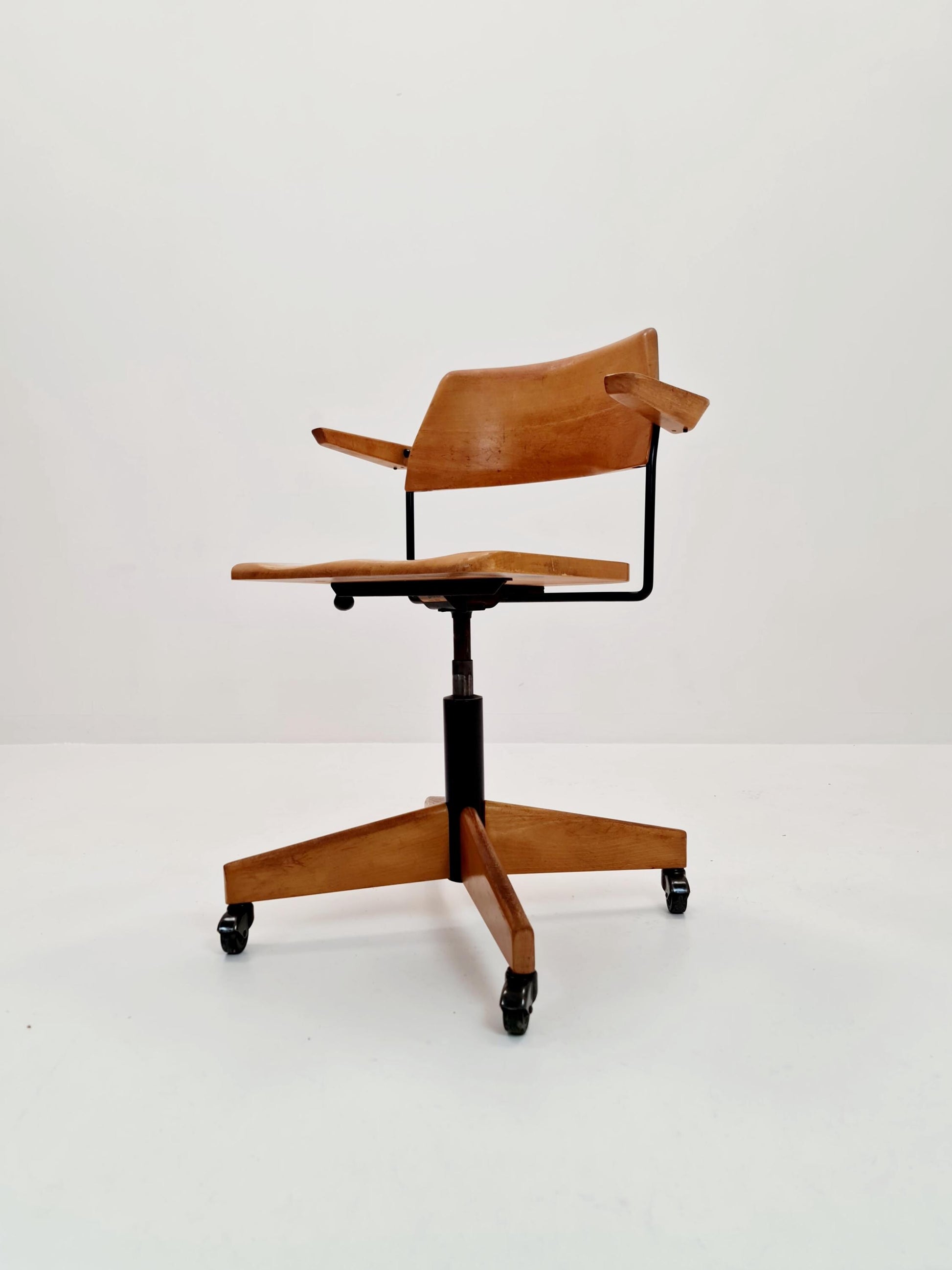 Bauhaus swivel office Armchair in solid wood By stollgiroflex 1966s