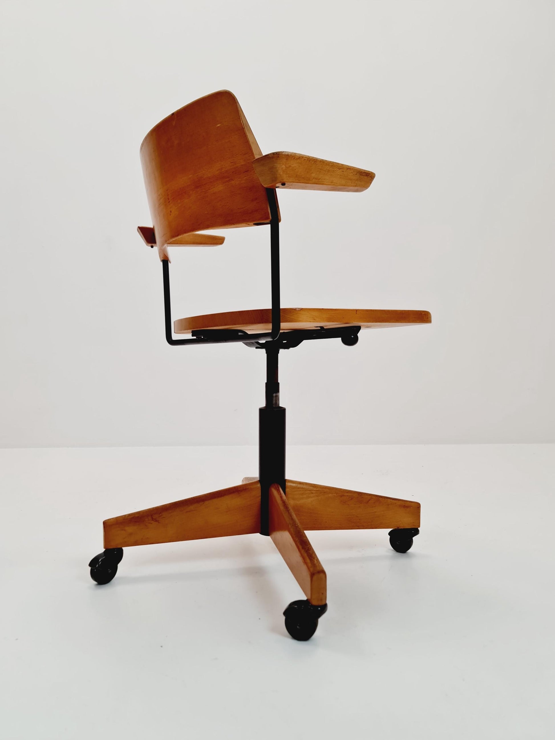 Bauhaus swivel office Armchair in solid wood By stollgiroflex 1966s