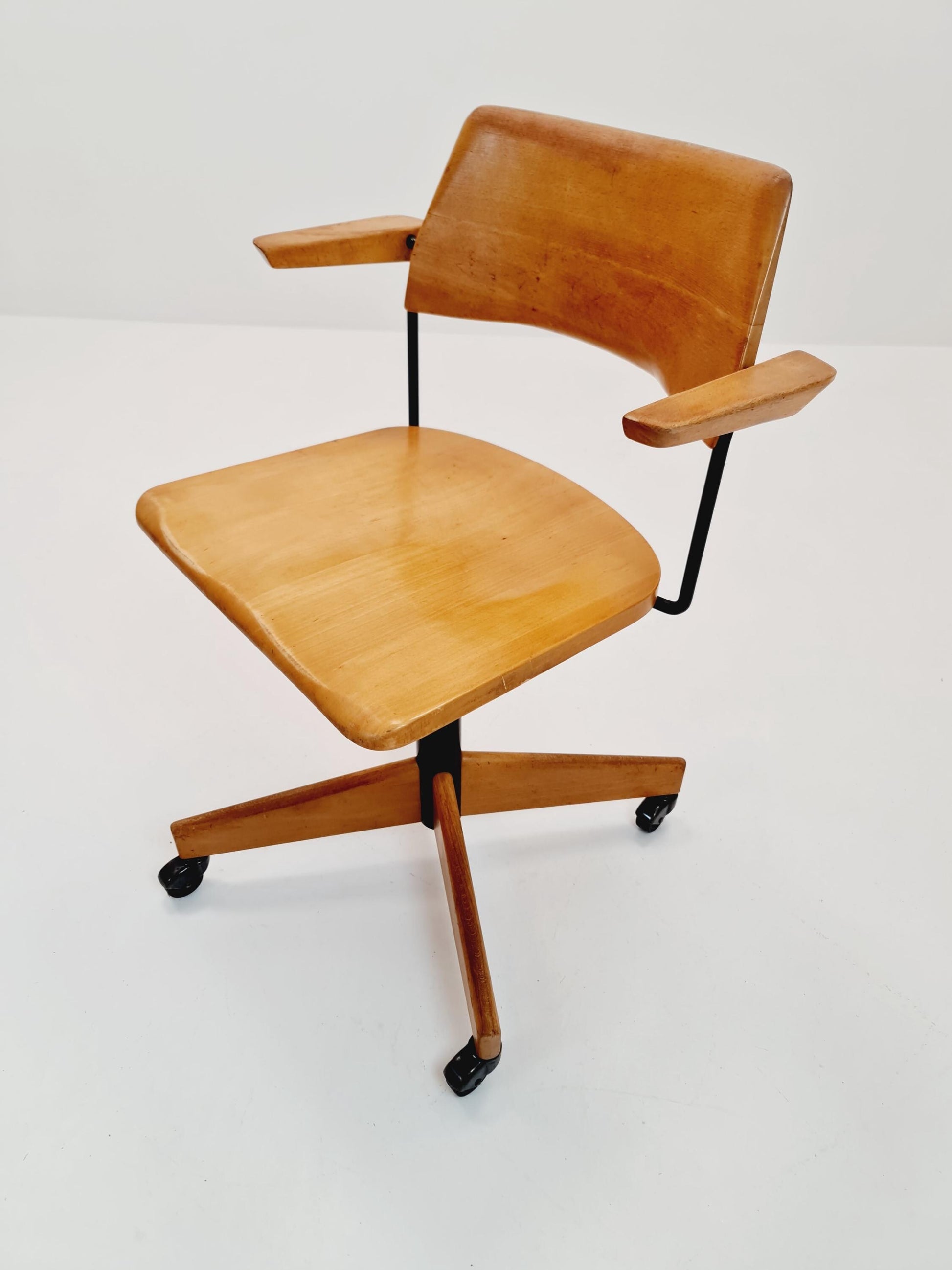 Bauhaus swivel office Armchair in solid wood By stollgiroflex 1966s