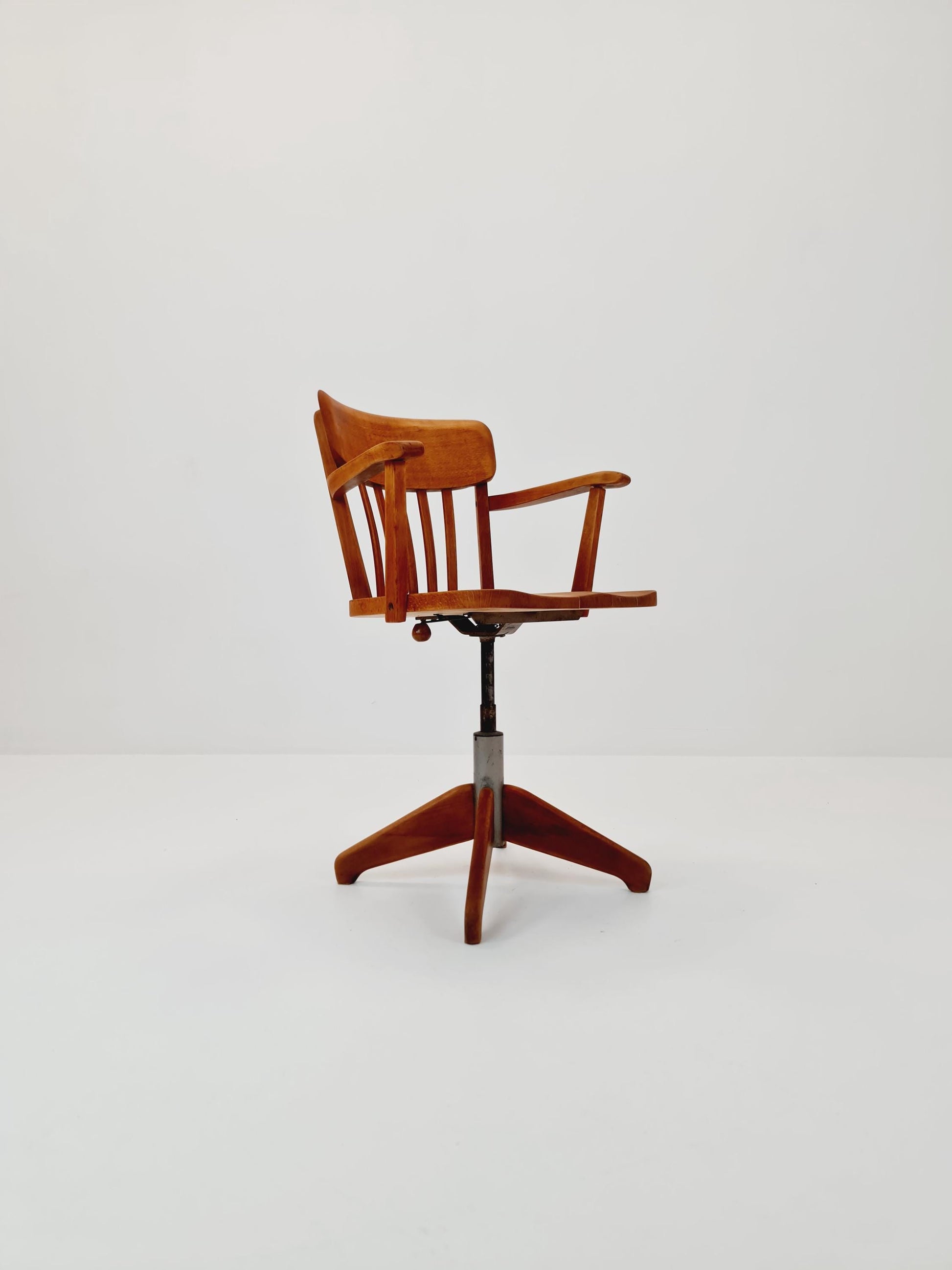 Bauhaus swivel office Armchair in solid wood By stollgiroflex 1930s