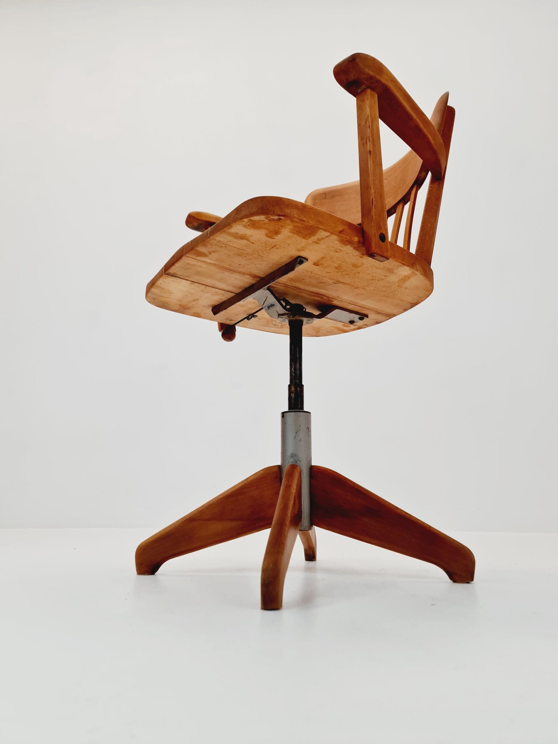Bauhaus swivel office Armchair in solid wood By stollgiroflex 1930s