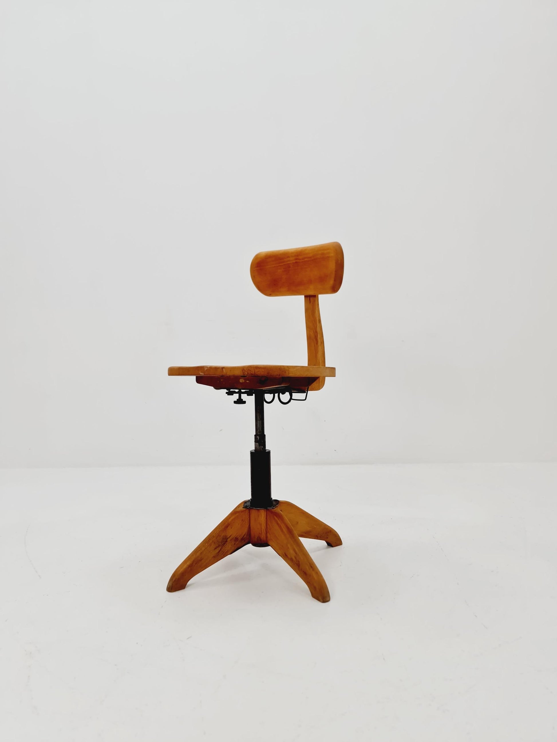 Bauhaus swivel office chair in solid wood By stoll 1930s
