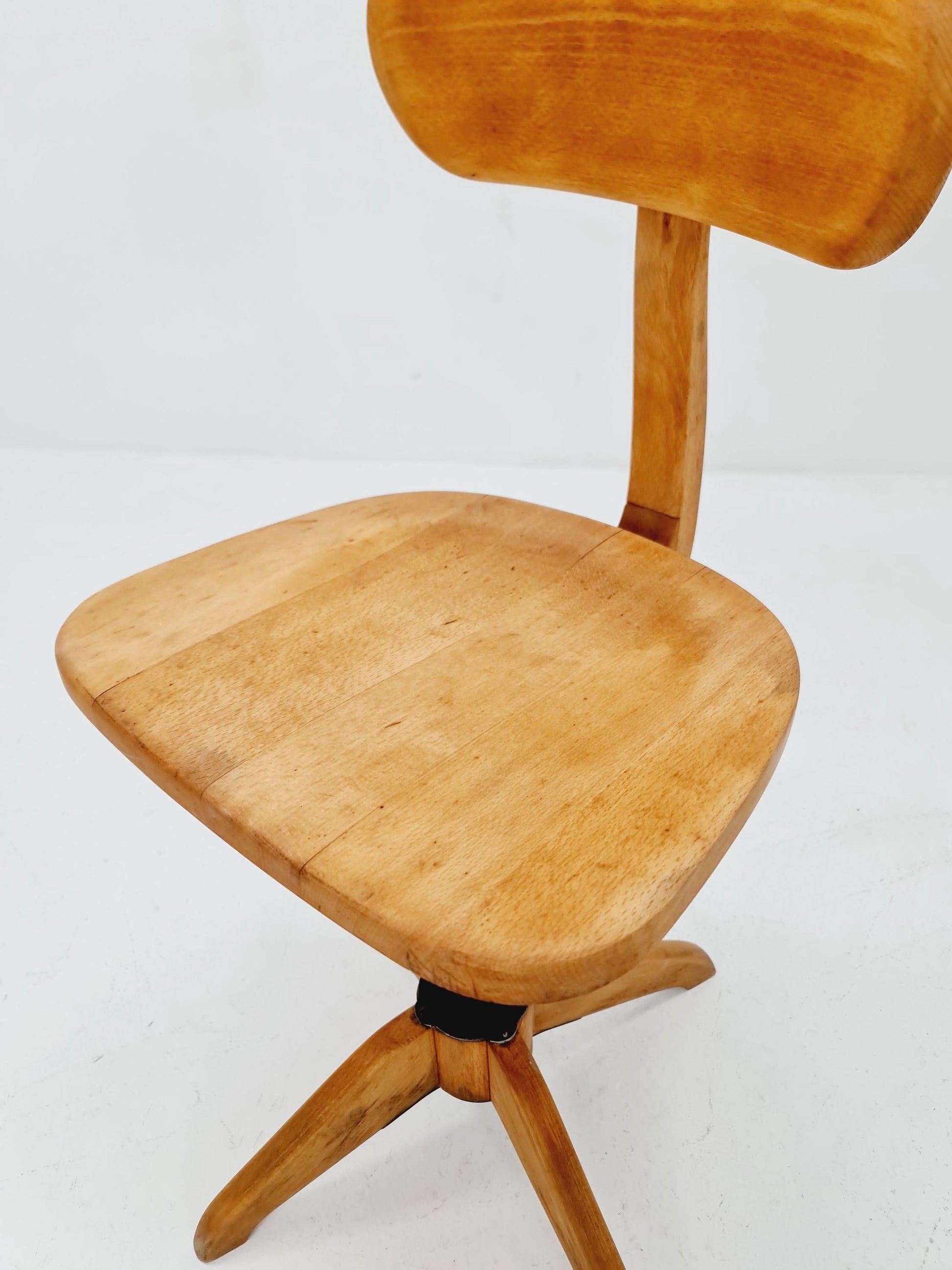 Bauhaus swivel office chair in solid wood By stoll 1930s