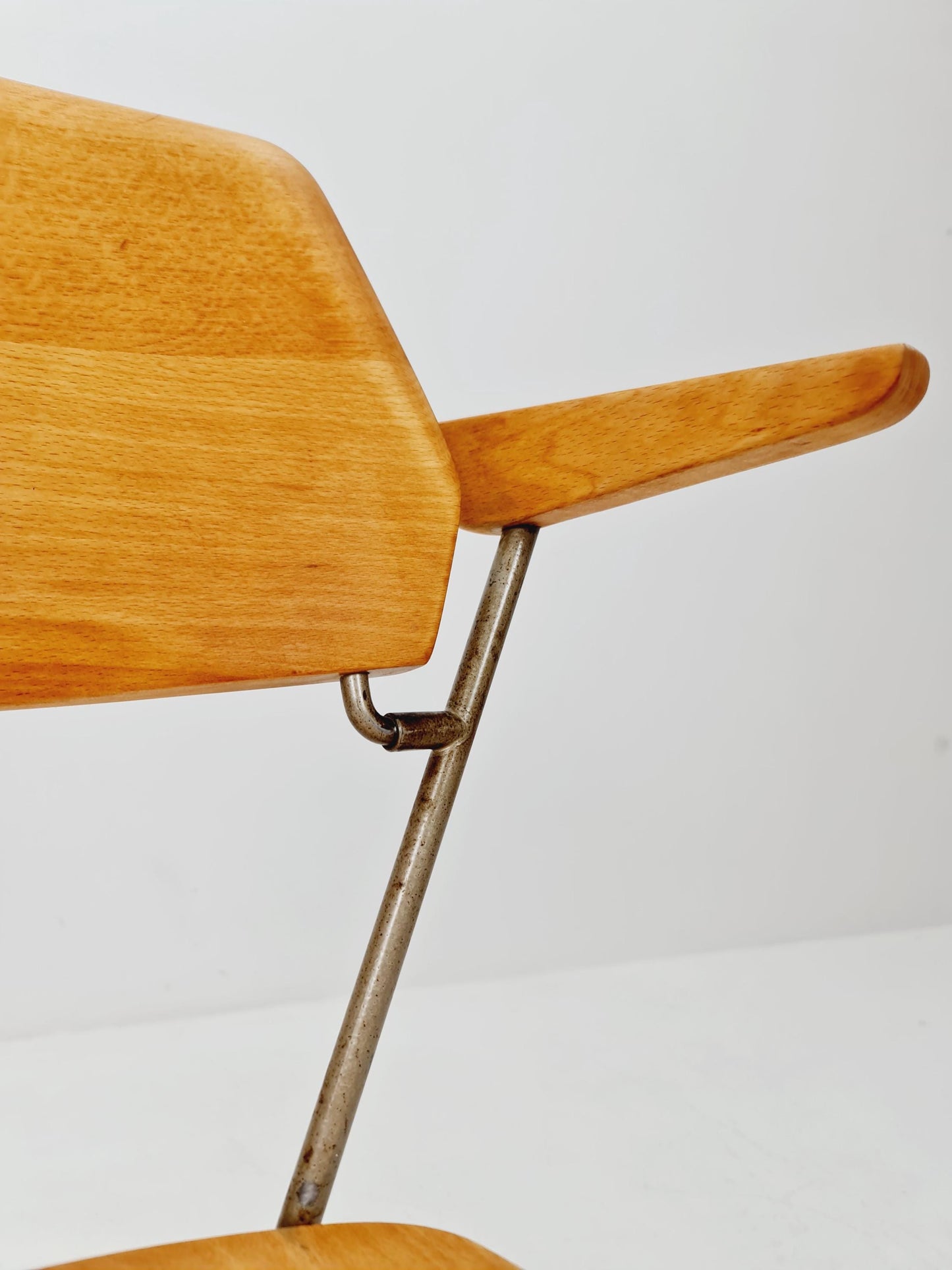 Bauhaus swivel office Armchair in solid wood By stollgiroflex 1930s