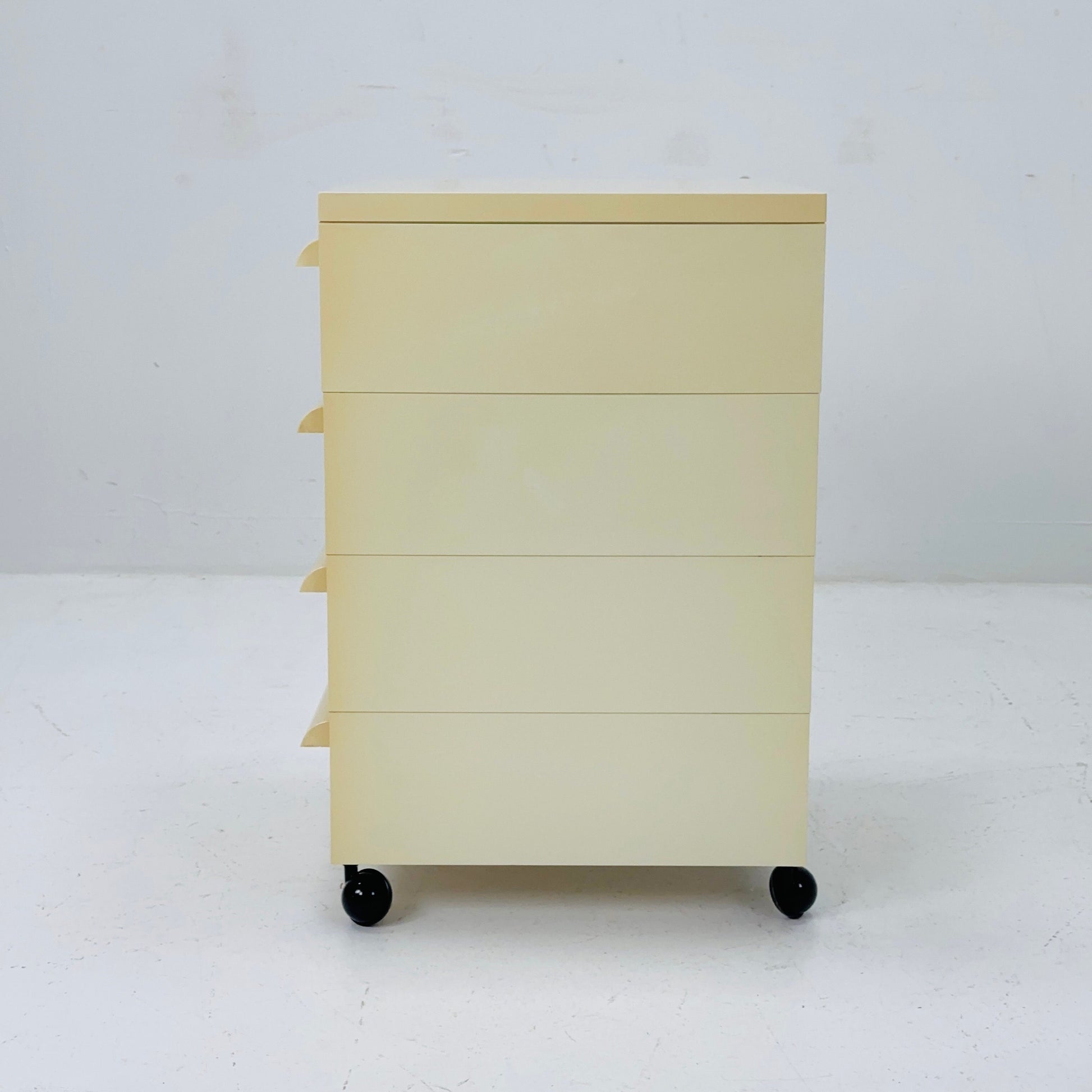Space age Chest of drawers on wheels model 4601 by Simon Fussell for Kartell, Italy 1970s