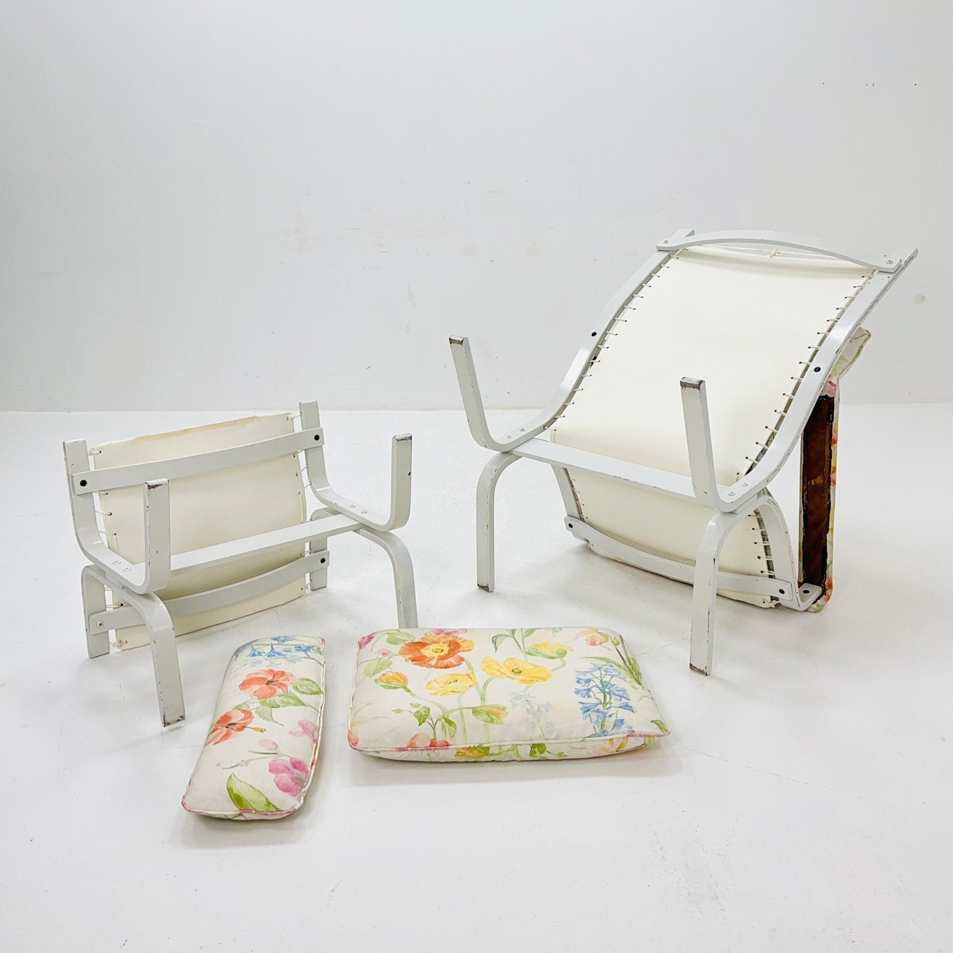 Mid-Century Ingmar Relling Siesta Lounge chair and ottoman Set in flower pattern 1970s Norway