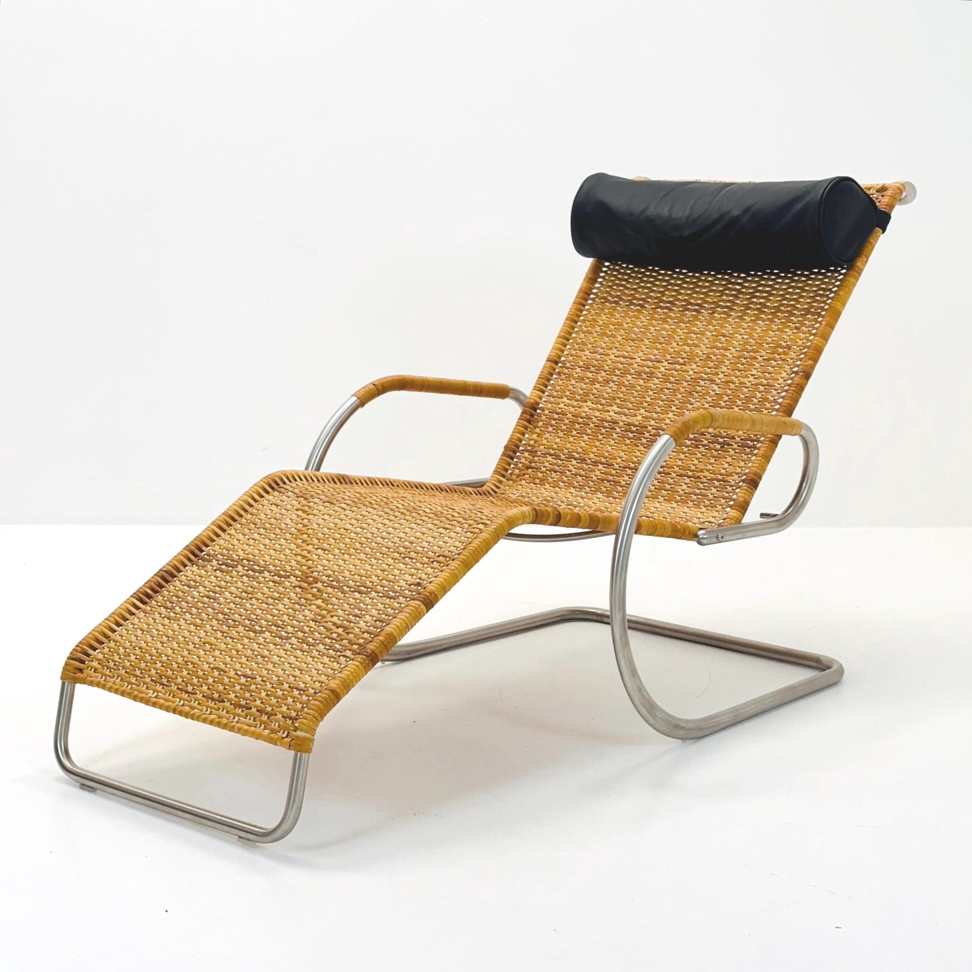 Mid century Bauhaus Tecta D43 Lounge Chair by Mart Stam, 1980 - Rattan & Chrome Cantilever Chaise with Headrest