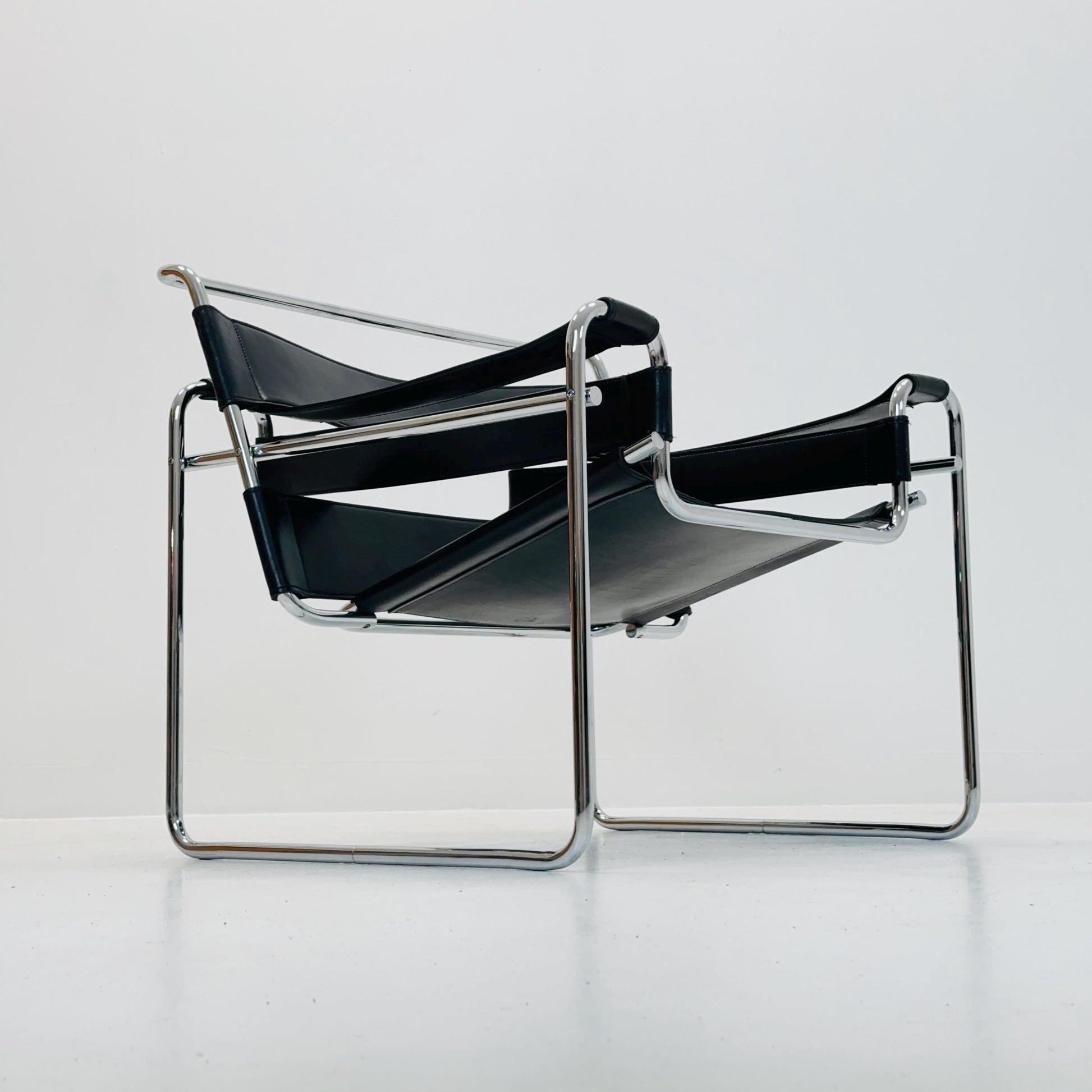Marcel Breuer Wassily Style leather B3 Chairs 1980s Italy by Fasem