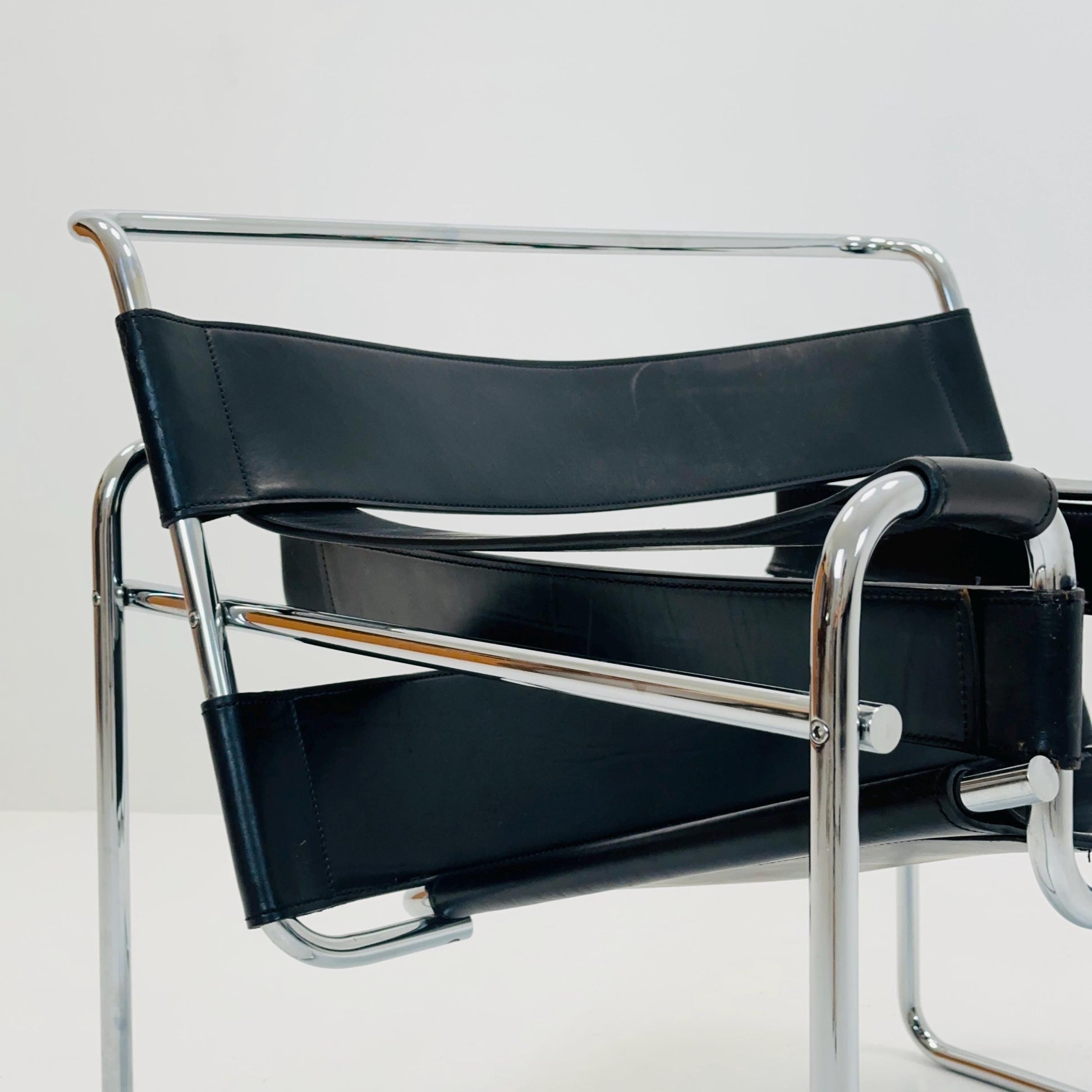 Marcel Breuer Wassily Style leather B3 Chairs 1980s Italy by Fasem