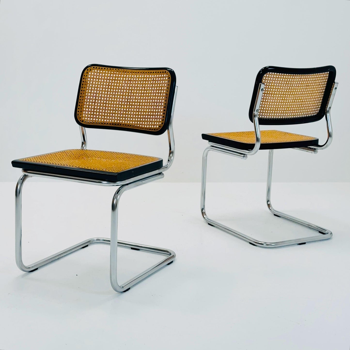 Set of 4 Mid Century Cantilever Cesca Chair by Marcel Breuer / Bauhaus Design / 1980s Italy