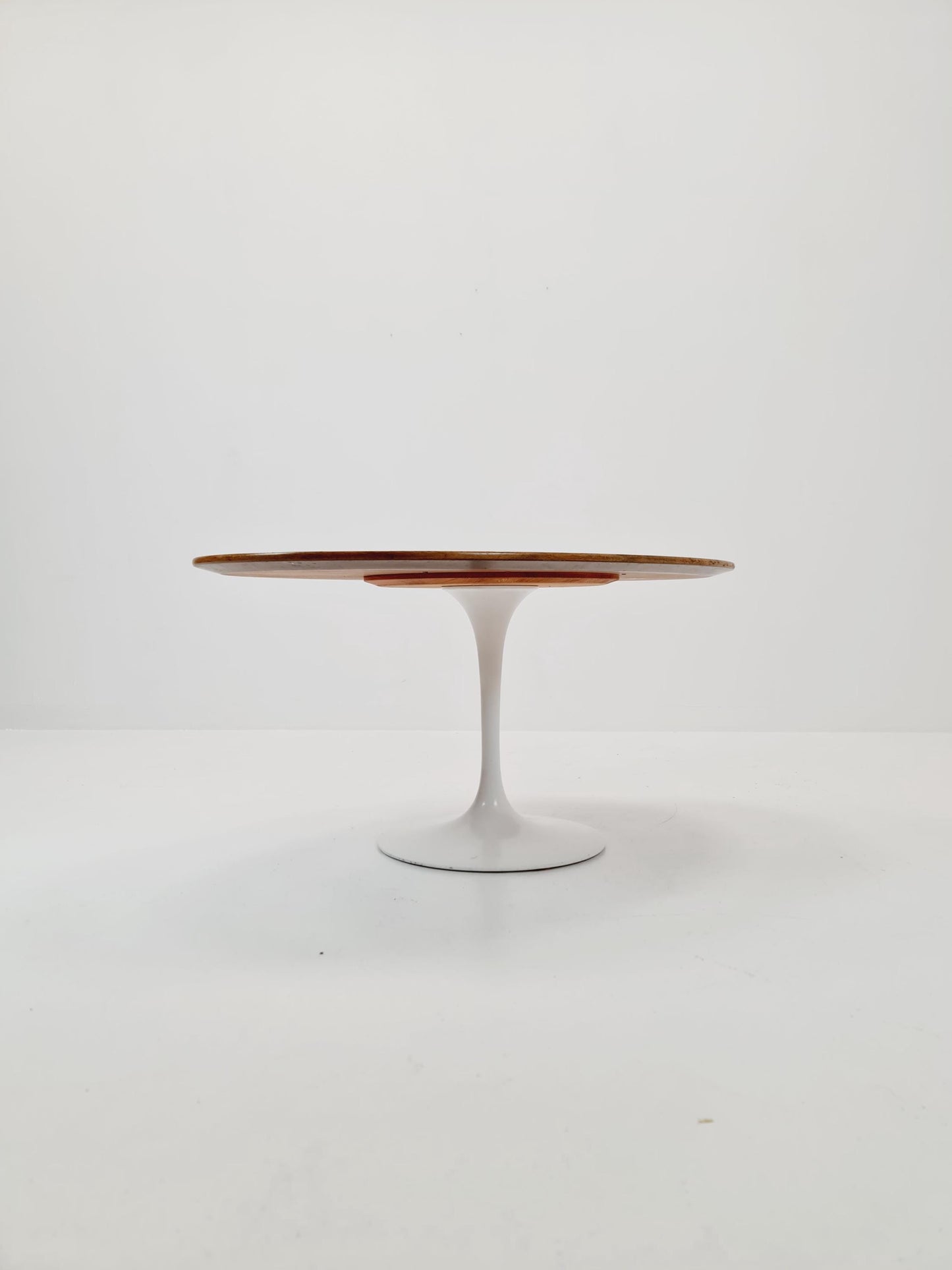 Mid Century Modern coffee table Oval by Eero Saarinen für Knoll 1960s