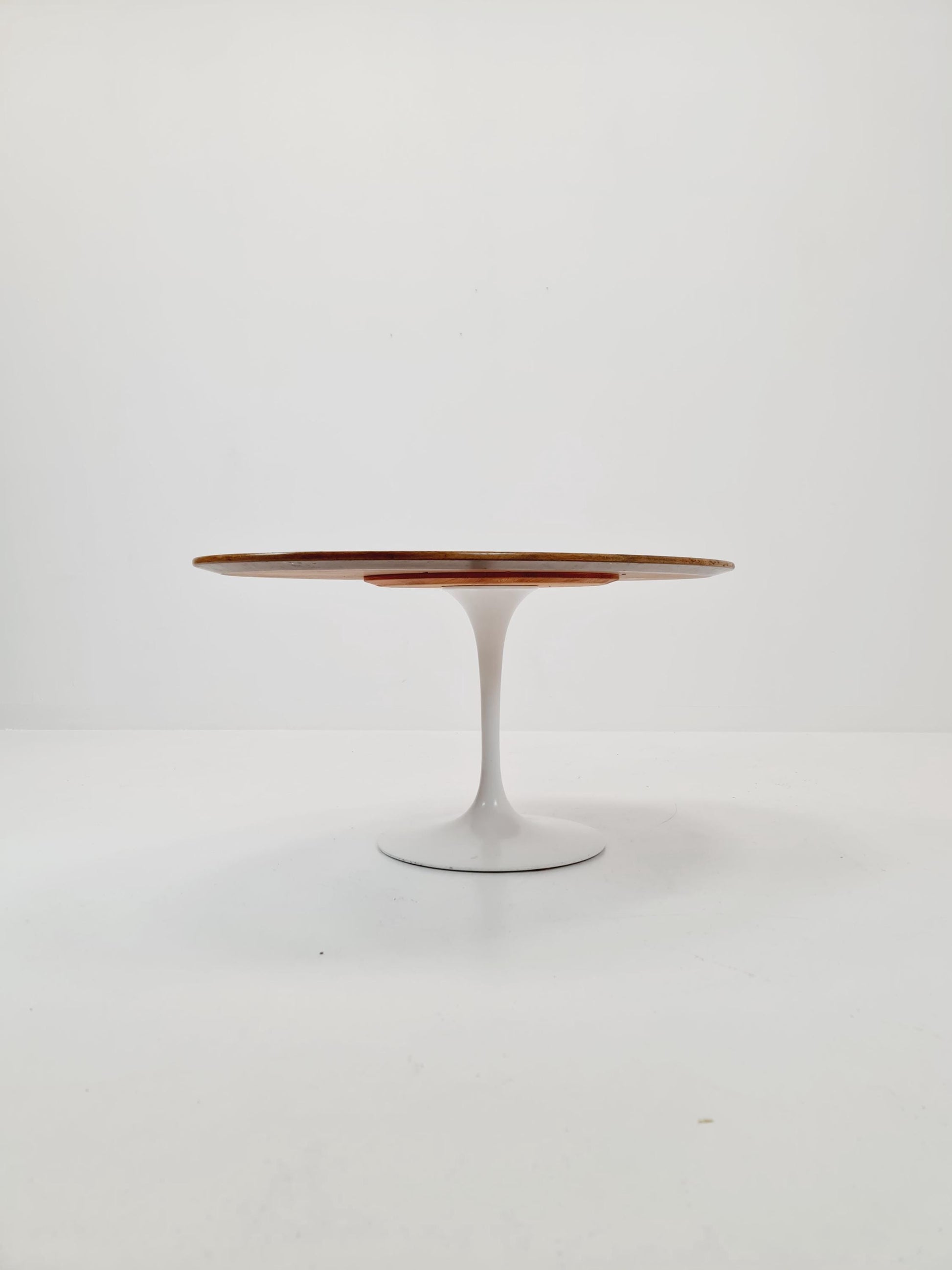 Mid Century Modern coffee table Oval by Eero Saarinen für Knoll 1960s