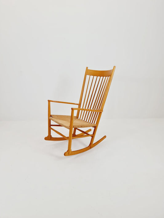 Mid century Scandinavian Rocking Chair by Hans J.Wegner for Juul FDB , 1966s