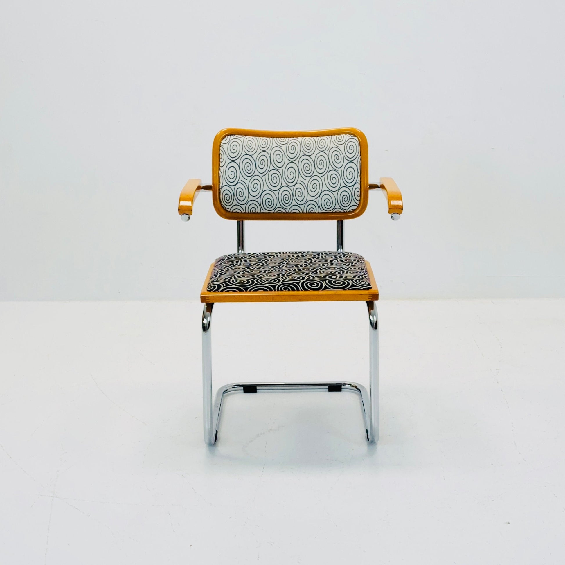 Mid century B32 Cesca armchair by Marcel Breuer upholstered , bauhaus design for Bene Italy 1980s