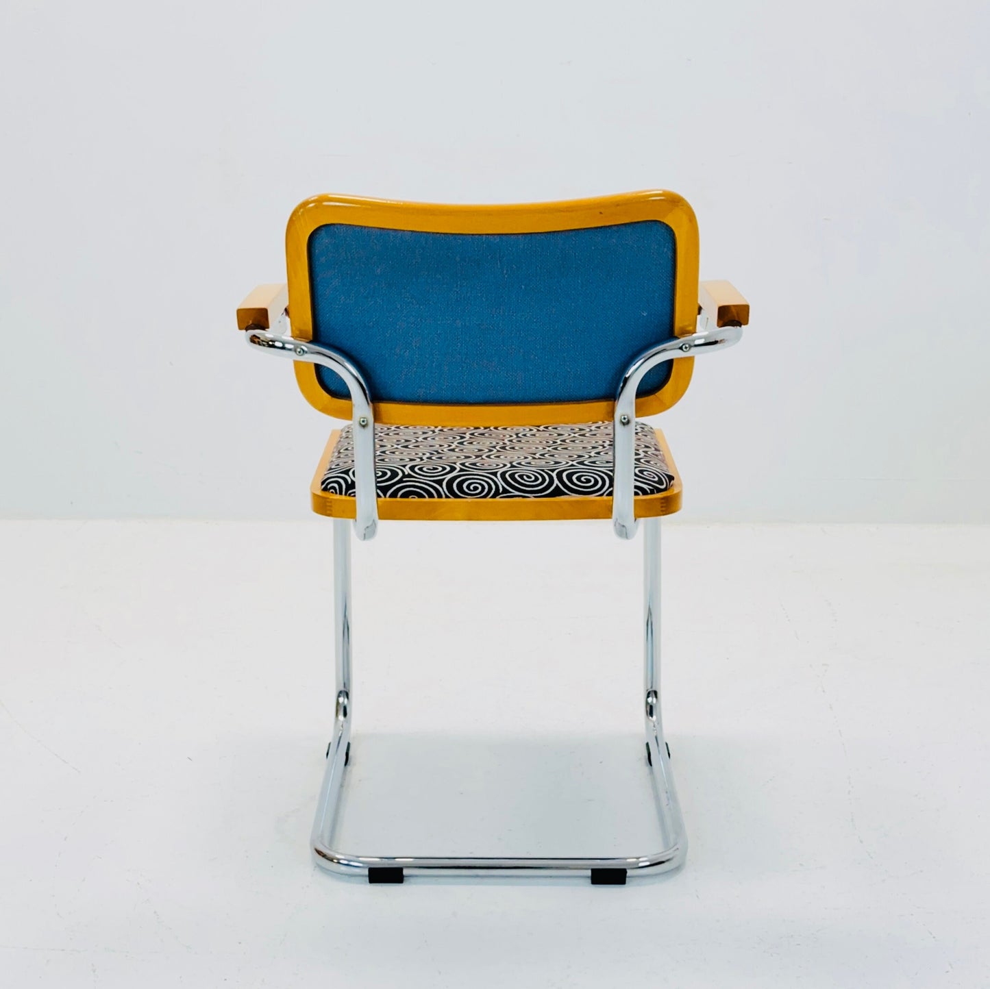 Mid century B32 Cesca armchair by Marcel Breuer upholstered , bauhaus design for Bene Italy 1980s