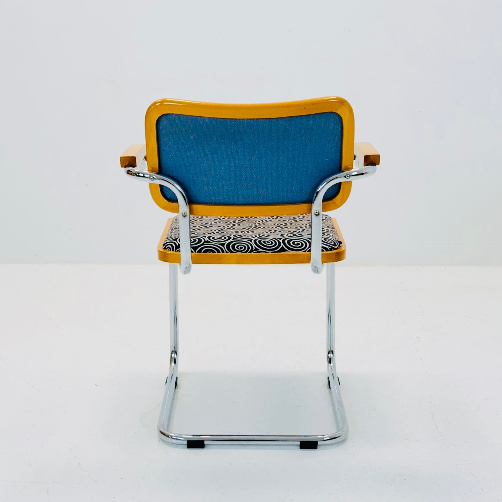 Mid century B32 Cesca armchair by Marcel Breuer upholstered , bauhaus design for Bene Italy 1980s