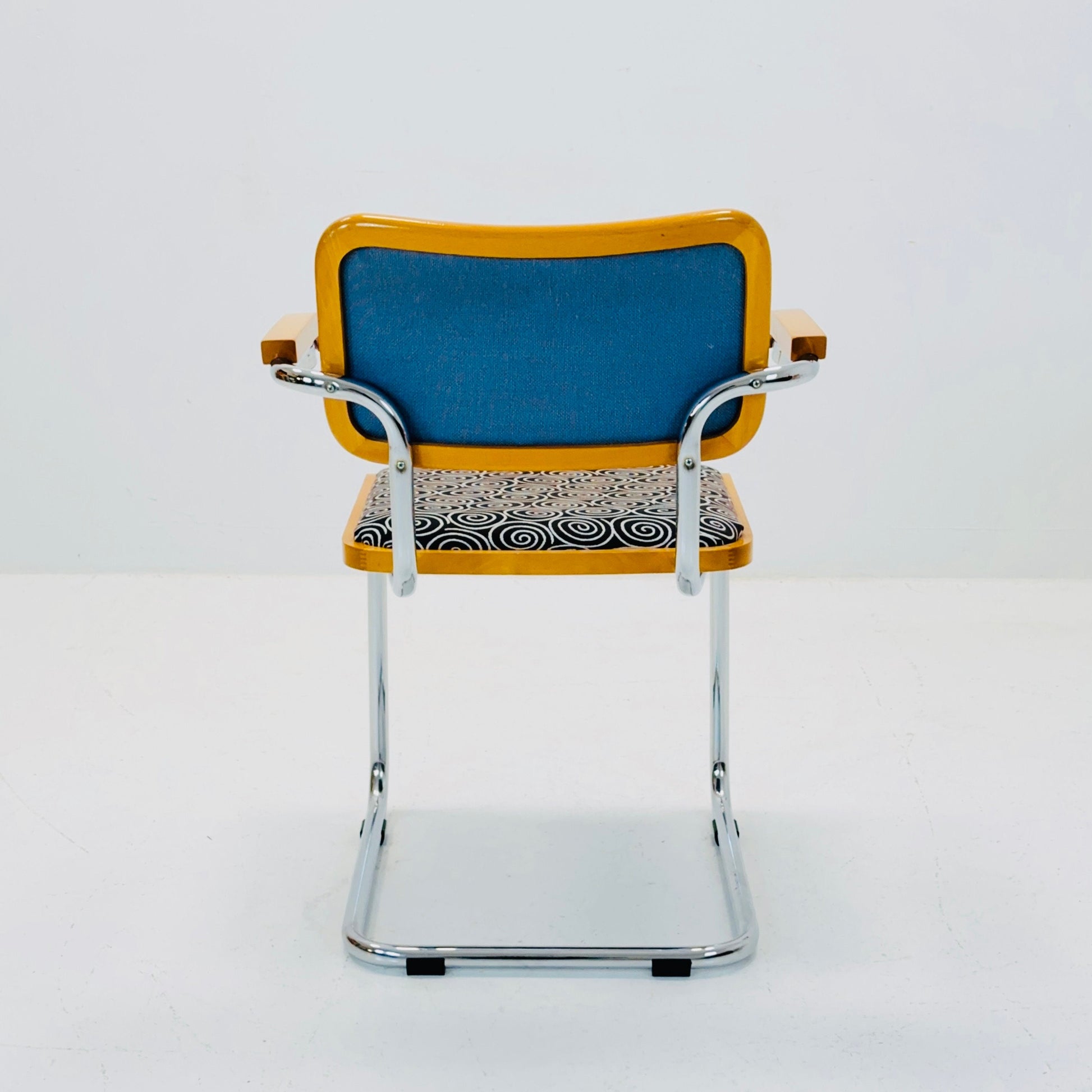 Mid century B32 Cesca armchair by Marcel Breuer upholstered , bauhaus design for Bene Italy 1980s