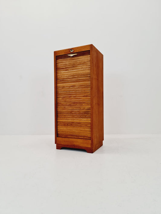 Bauhaus German roll document cabinet in Oak Wood by MW Büro Möbel , 1930s