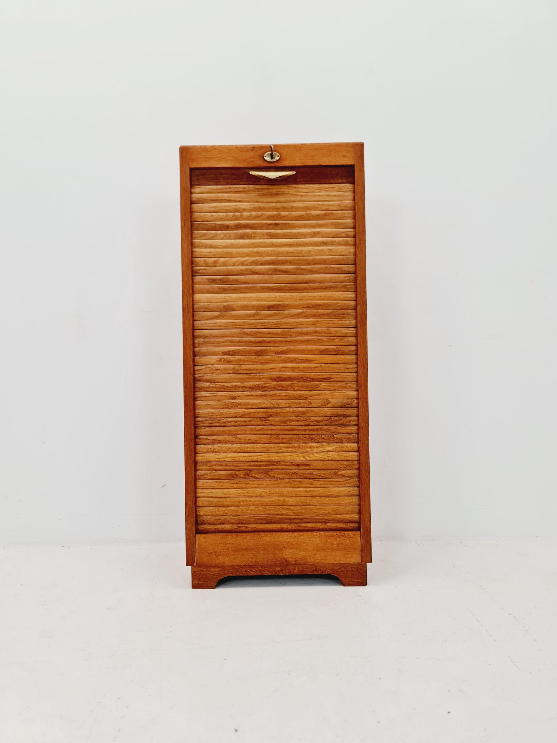 Bauhaus German roll document cabinet in Oak Wood by MW Büro Möbel , 1930s