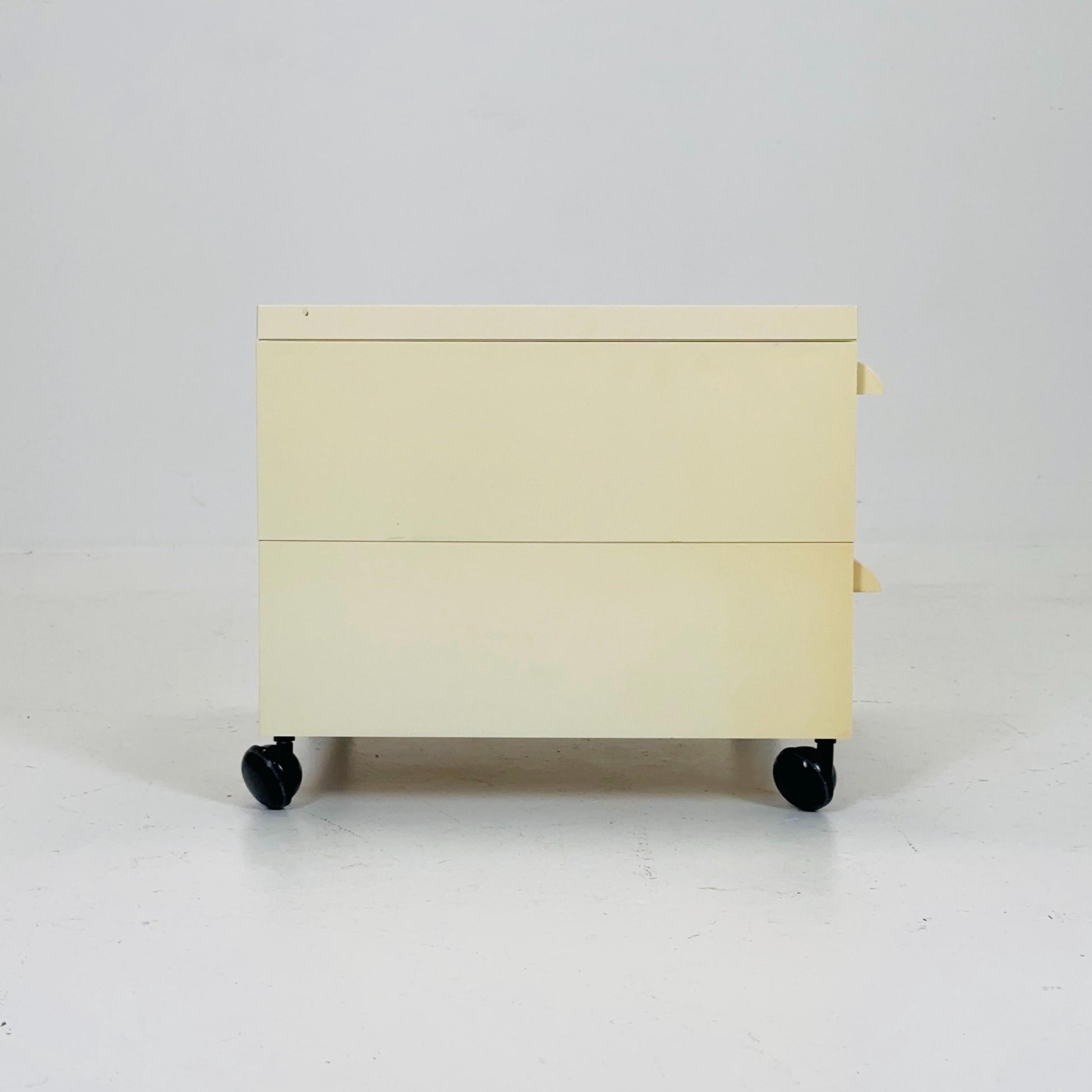 Space age Chest of drawers on wheels model 4601 by Simon Fussell for Kartell, Italy 1970s