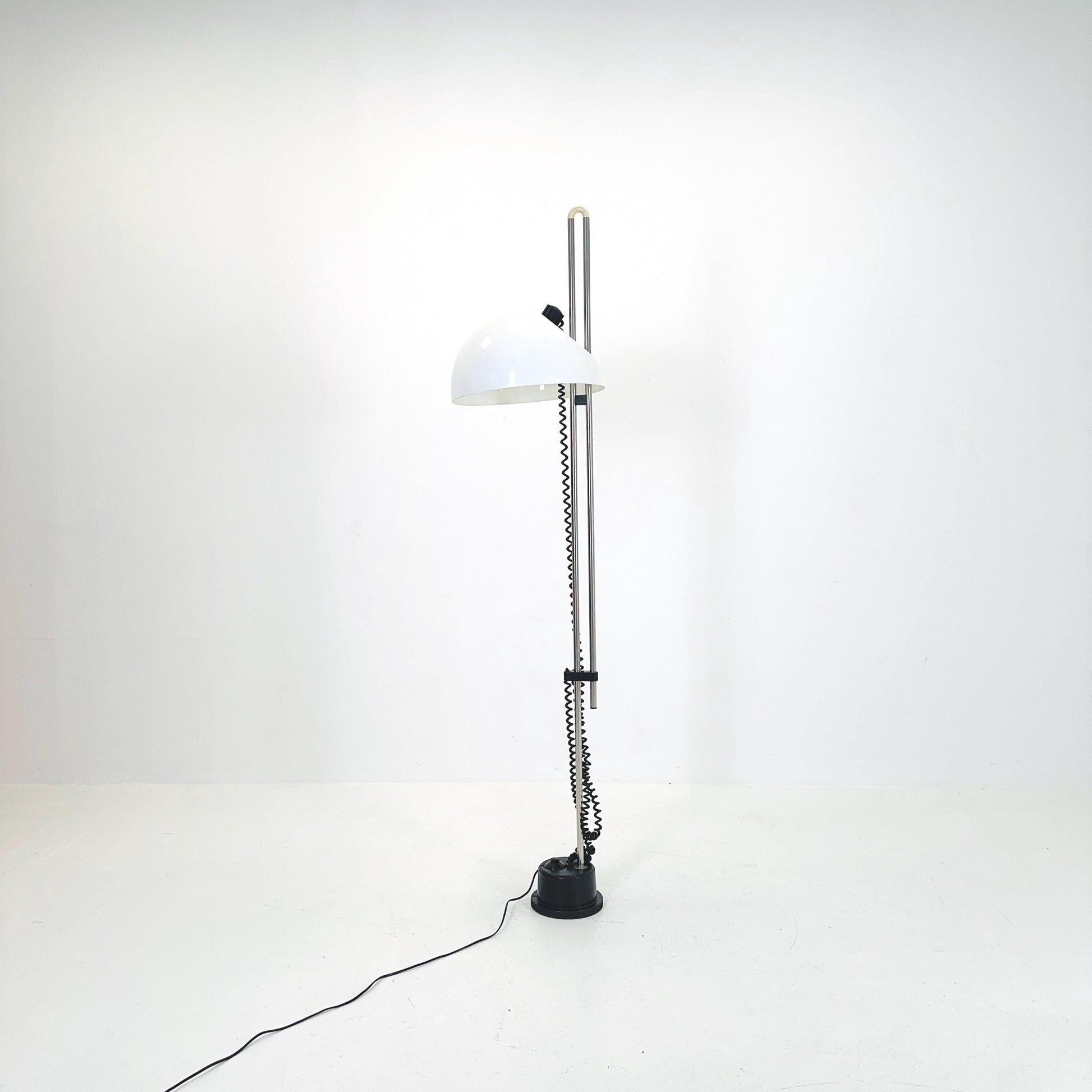 Mid century white 4026 floor lamp in acrylic glass & chrome by Carlo Santi for Kartell Design, Italy, 1970s