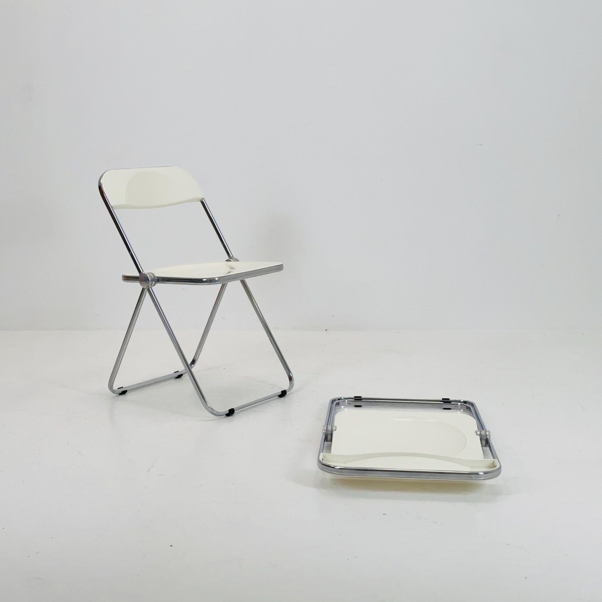 Set of 2 vintage Italian Plia Folding Chairs by Giancarlo Piretti for Castelli, 1970s