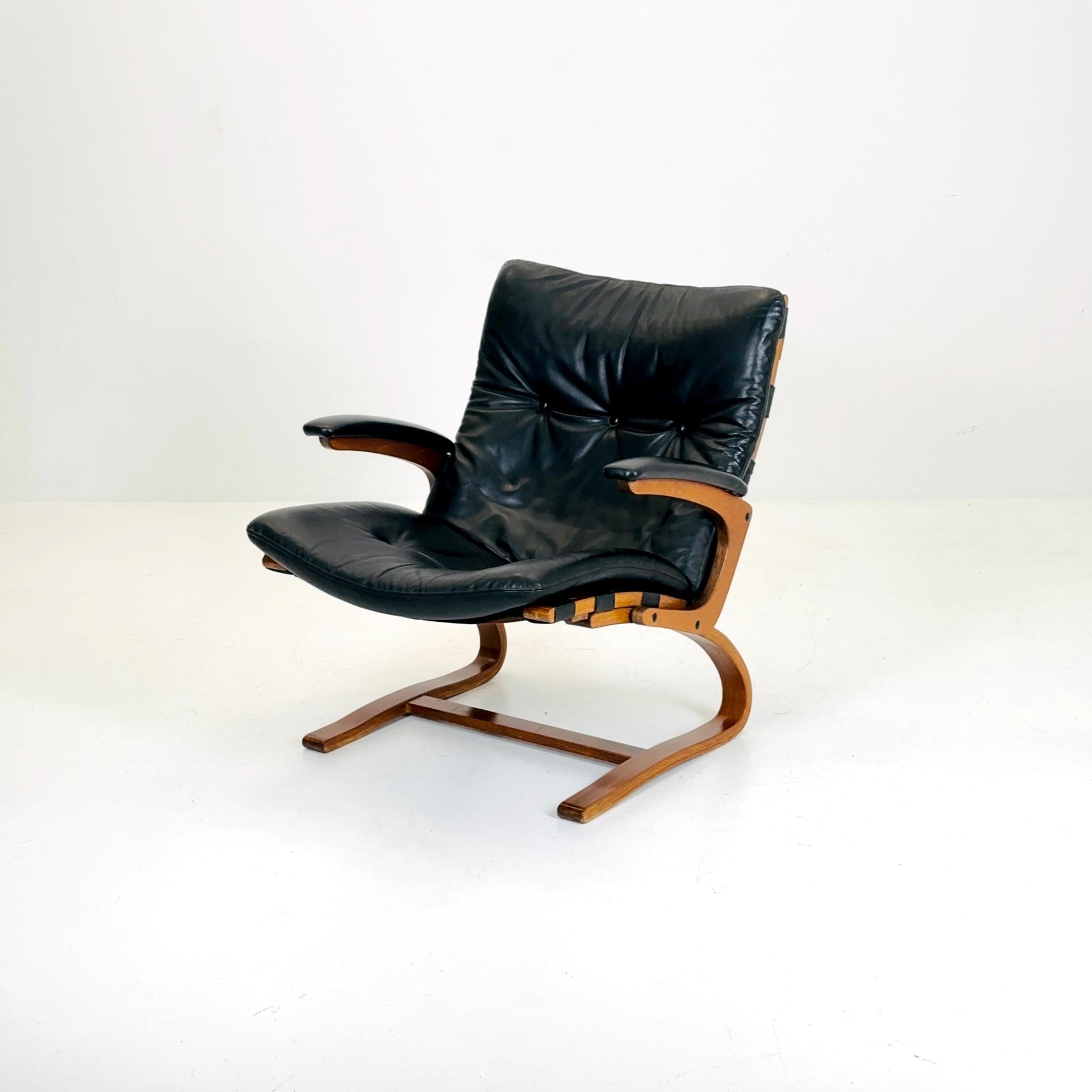 Mid century Kengu Leather Armchair by Elsa & Nordahl Solheim for Rybo Rykken - Vintage Scandinavian Design 1960s