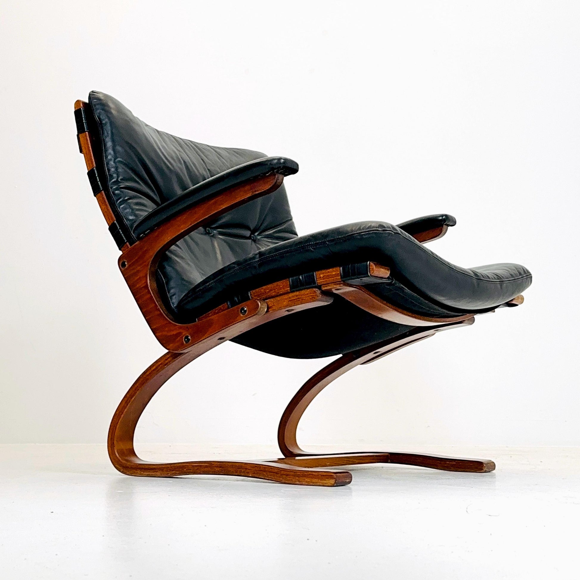 Mid century Kengu Leather Armchair by Elsa & Nordahl Solheim for Rybo Rykken - Vintage Scandinavian Design 1960s