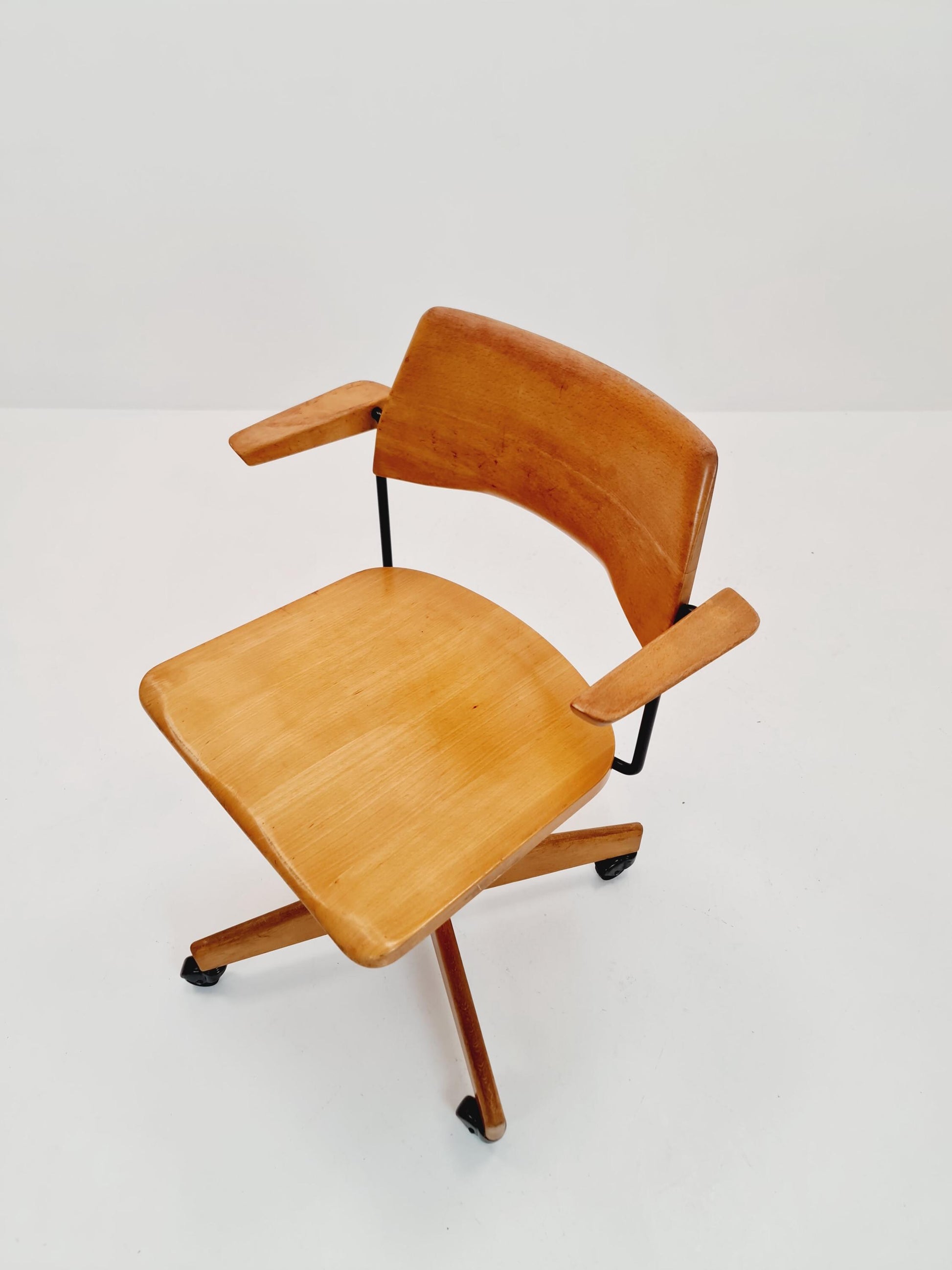 Bauhaus swivel office Armchair in solid wood By stollgiroflex 1966s