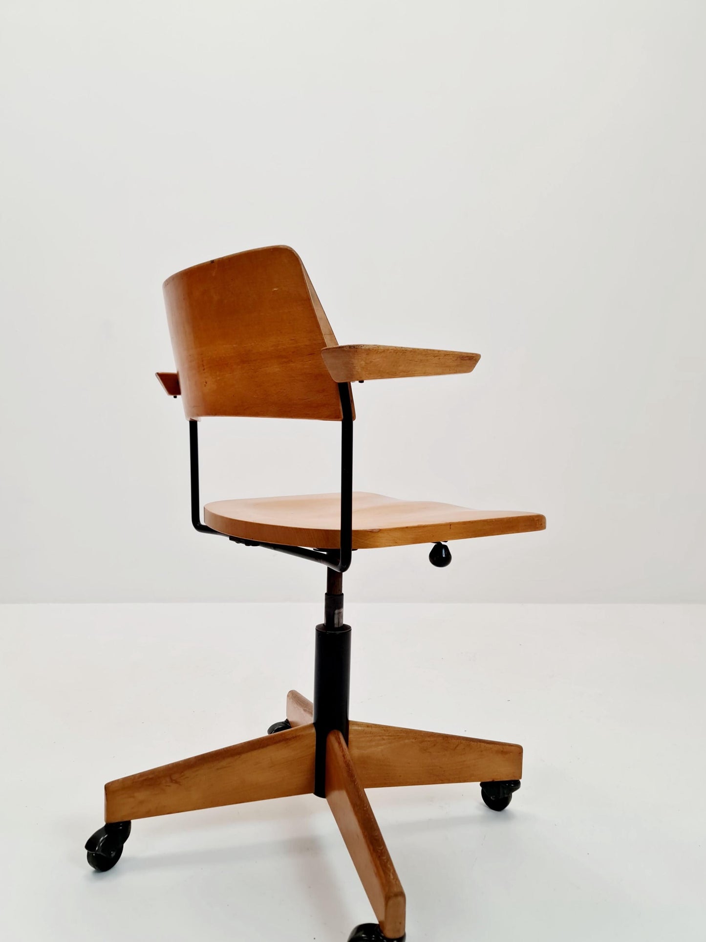 Bauhaus swivel office Armchair in solid wood By stollgiroflex 1966s