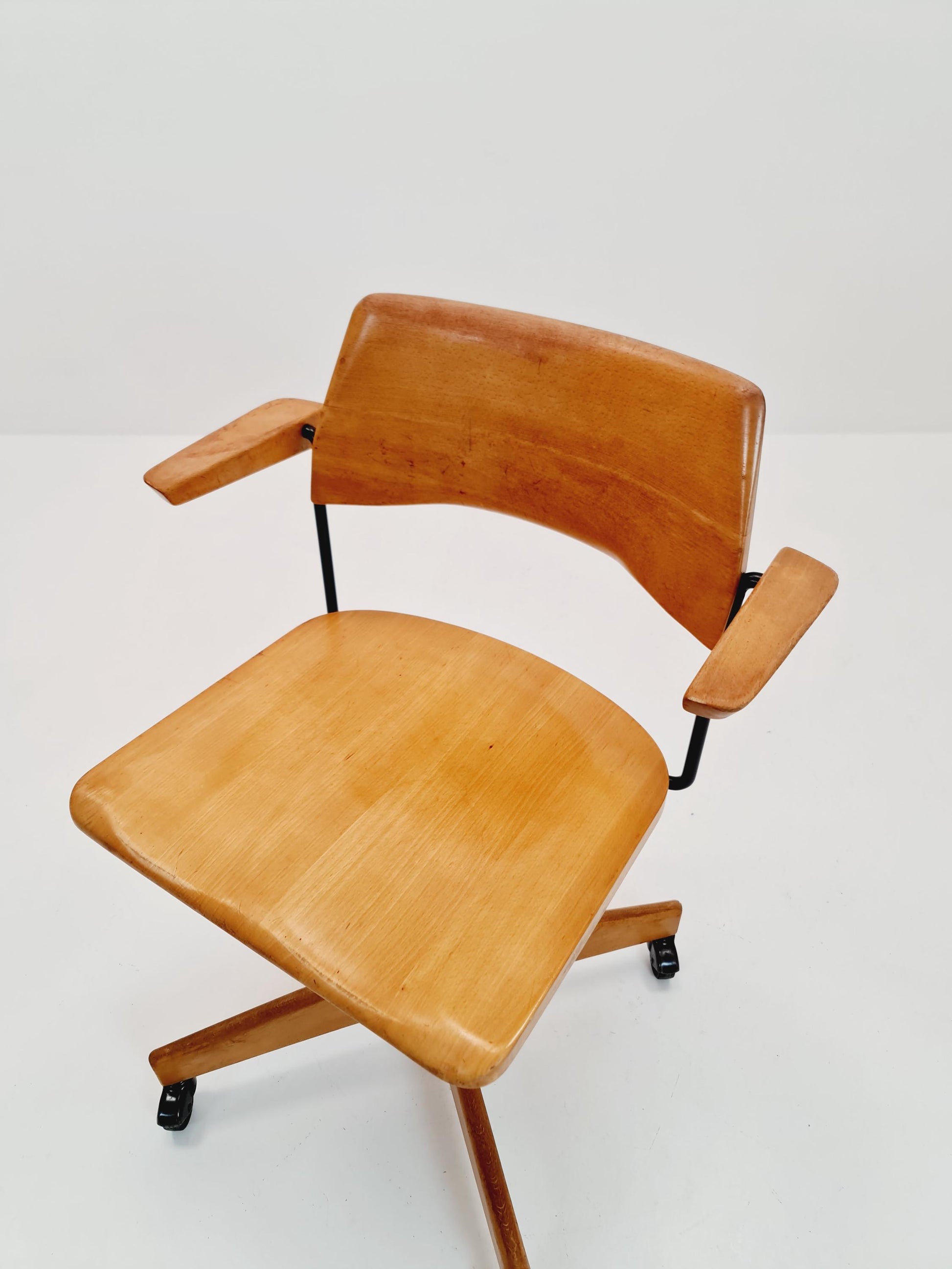 Bauhaus swivel office Armchair in solid wood By stollgiroflex 1966s