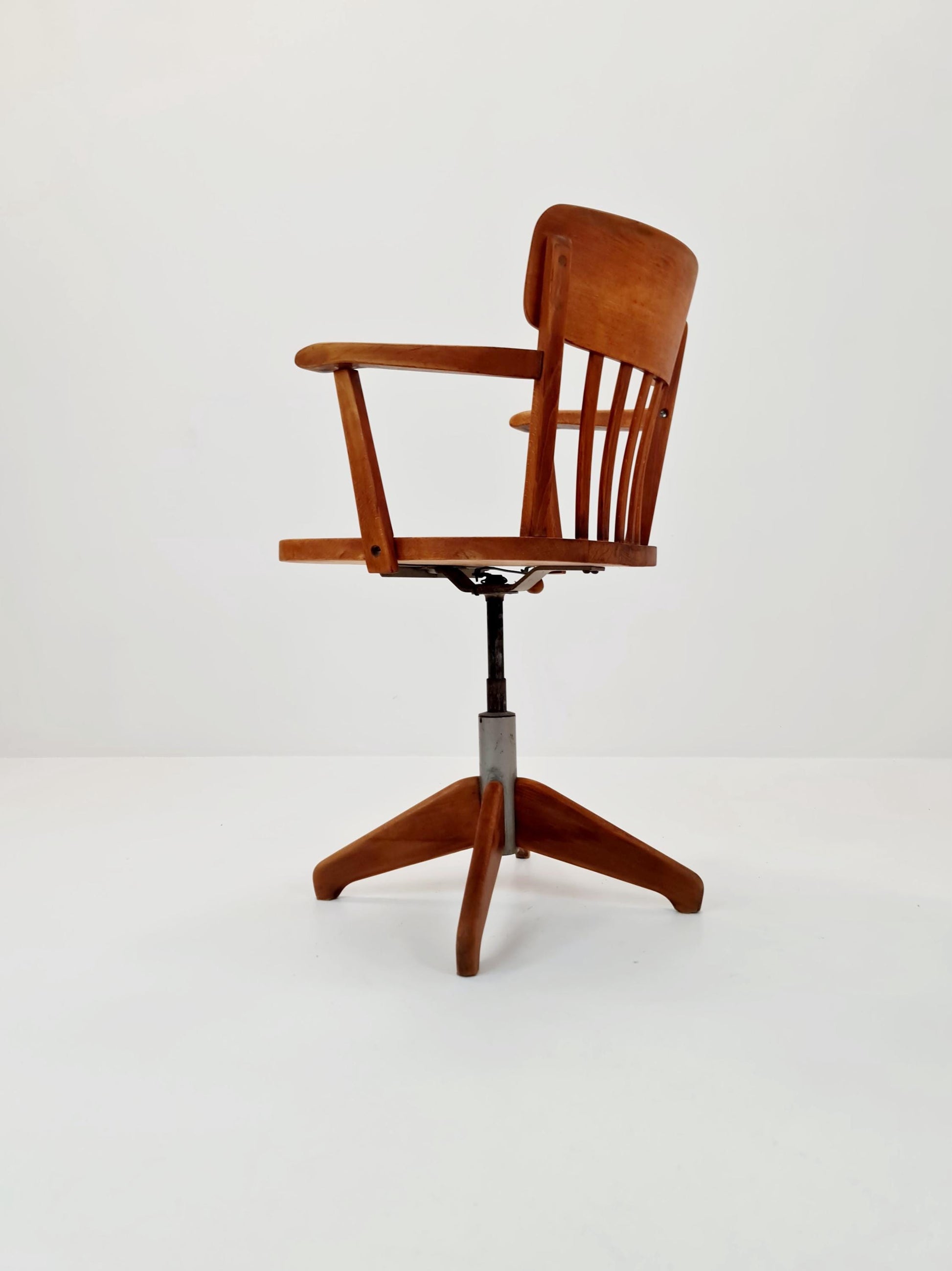 Bauhaus swivel office Armchair in solid wood By stollgiroflex 1930s