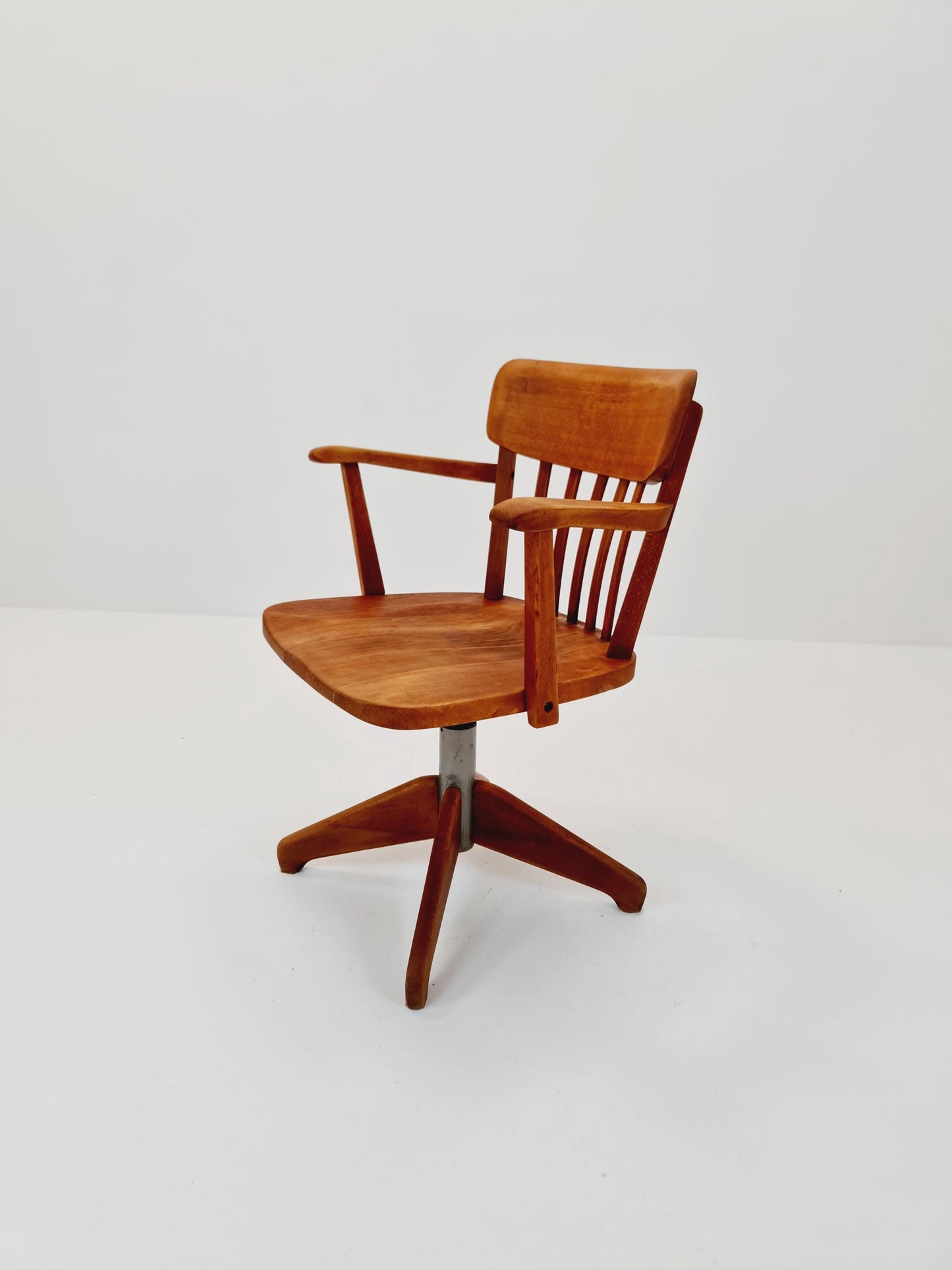 Bauhaus swivel office Armchair in solid wood By stollgiroflex 1930s