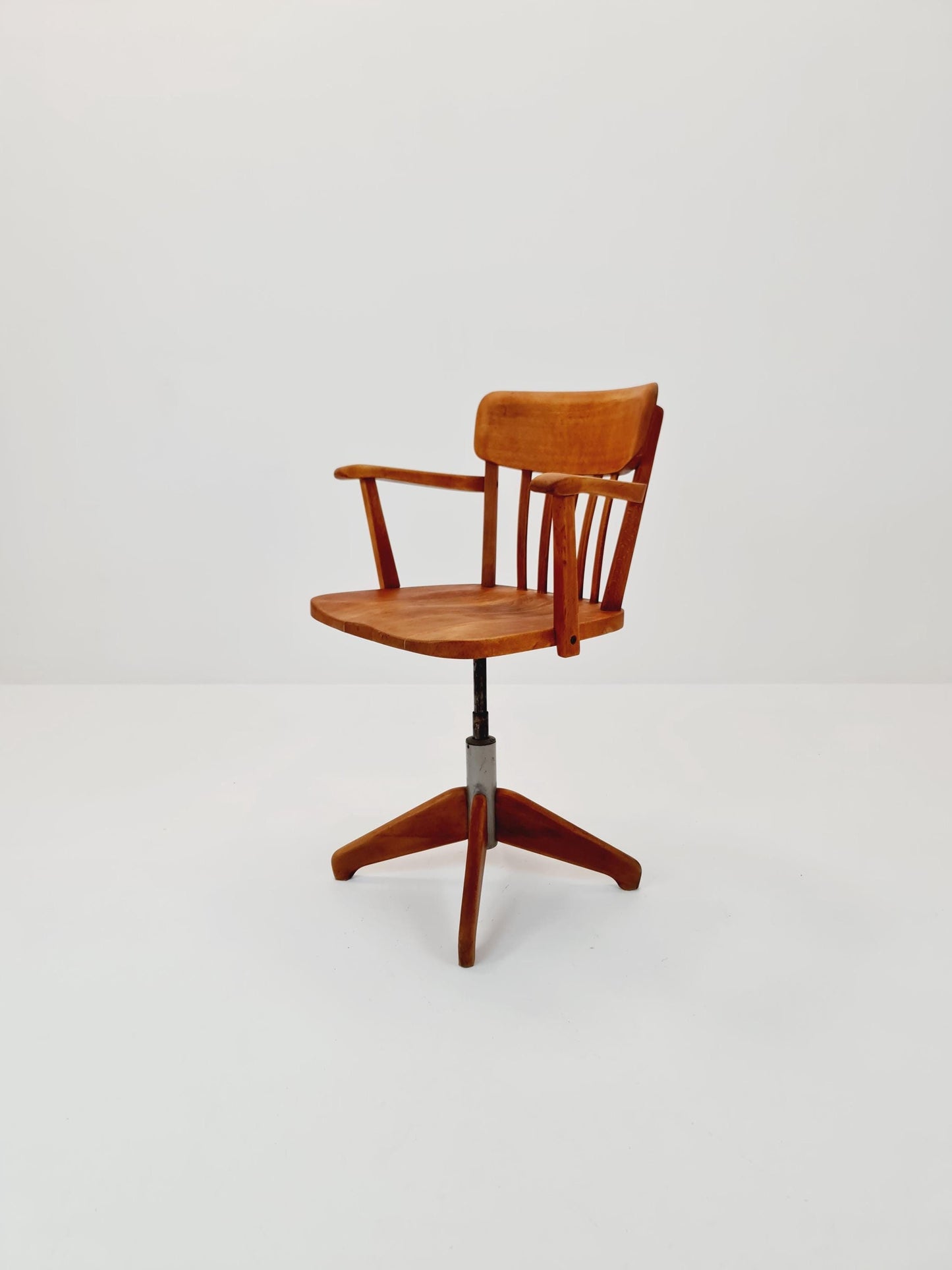 Bauhaus swivel office Armchair in solid wood By stollgiroflex 1930s