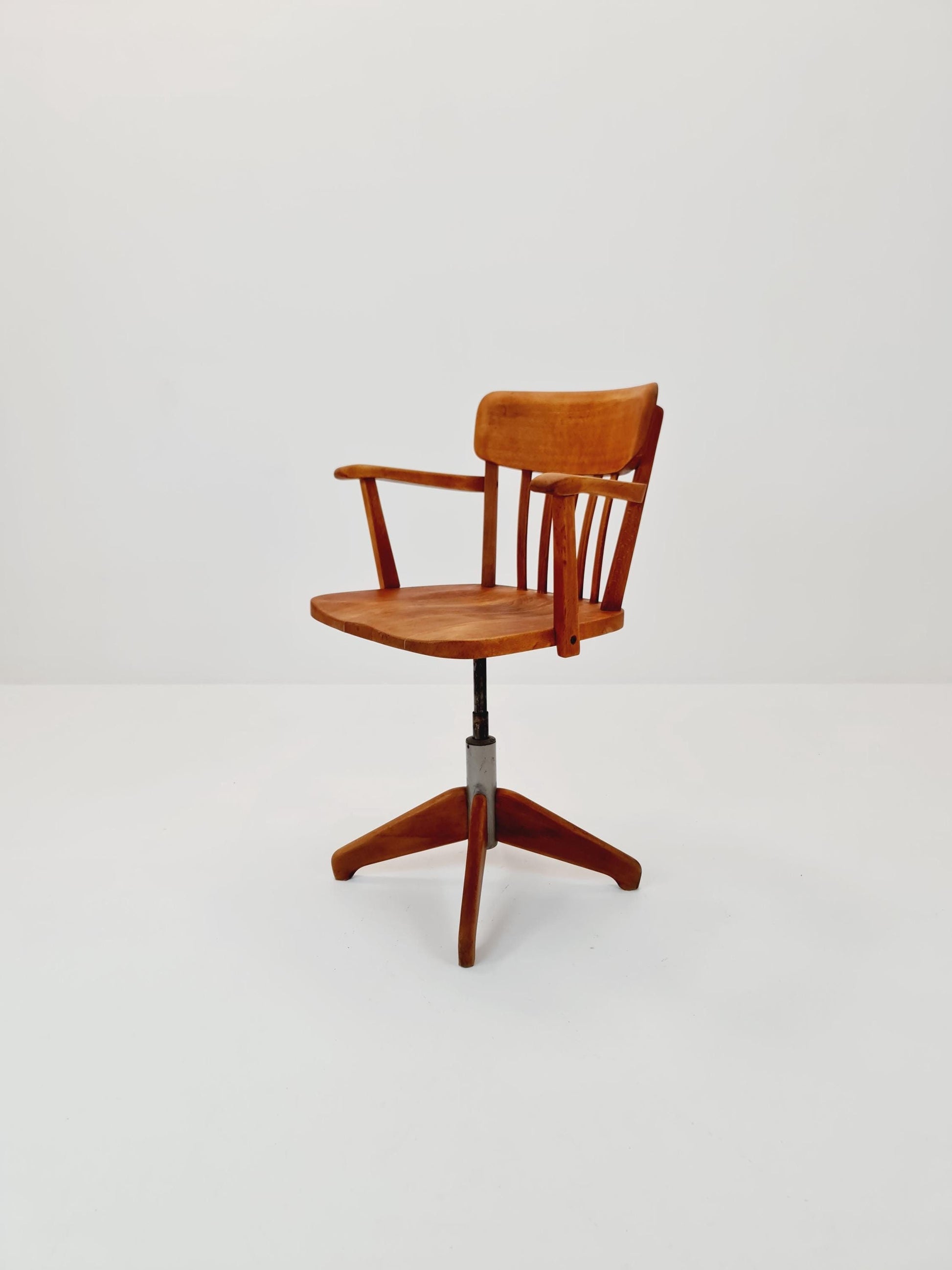 Bauhaus swivel office Armchair in solid wood By stollgiroflex 1930s