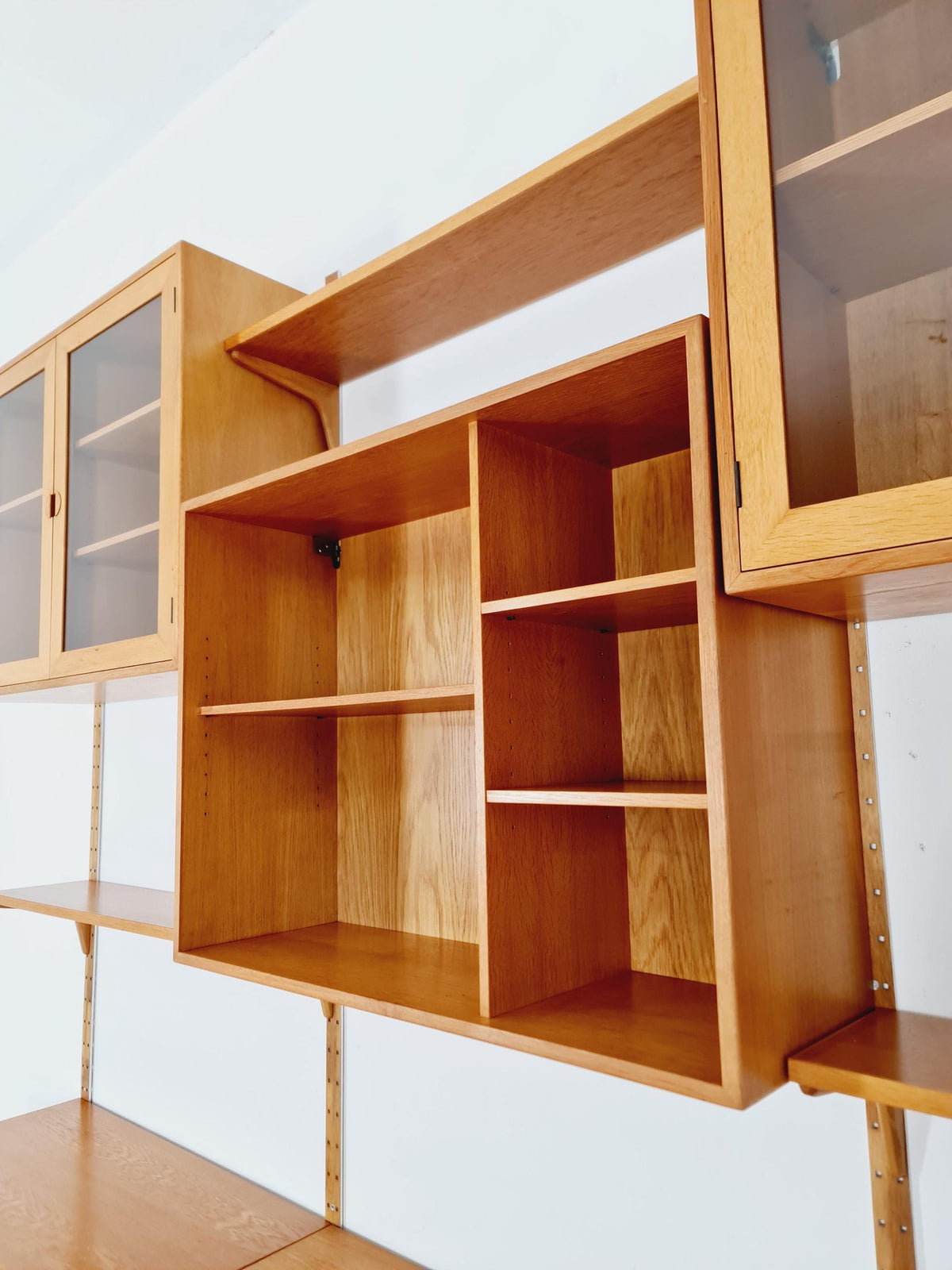 Danish modern modular Oak shelving system by Hansen & Guldborg Mobler, Denmark, 1960s