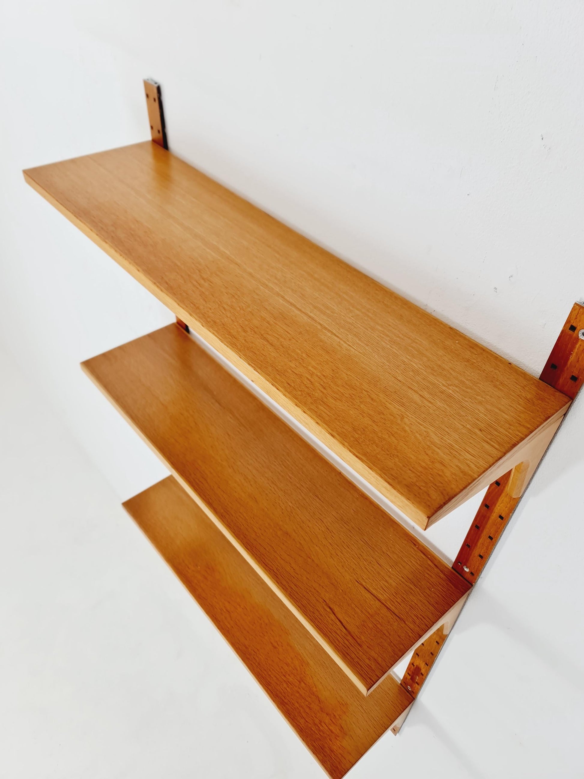 Danish modern Oak shelving system by Hansen & Guldborg Mobler, Denmark, 1960s