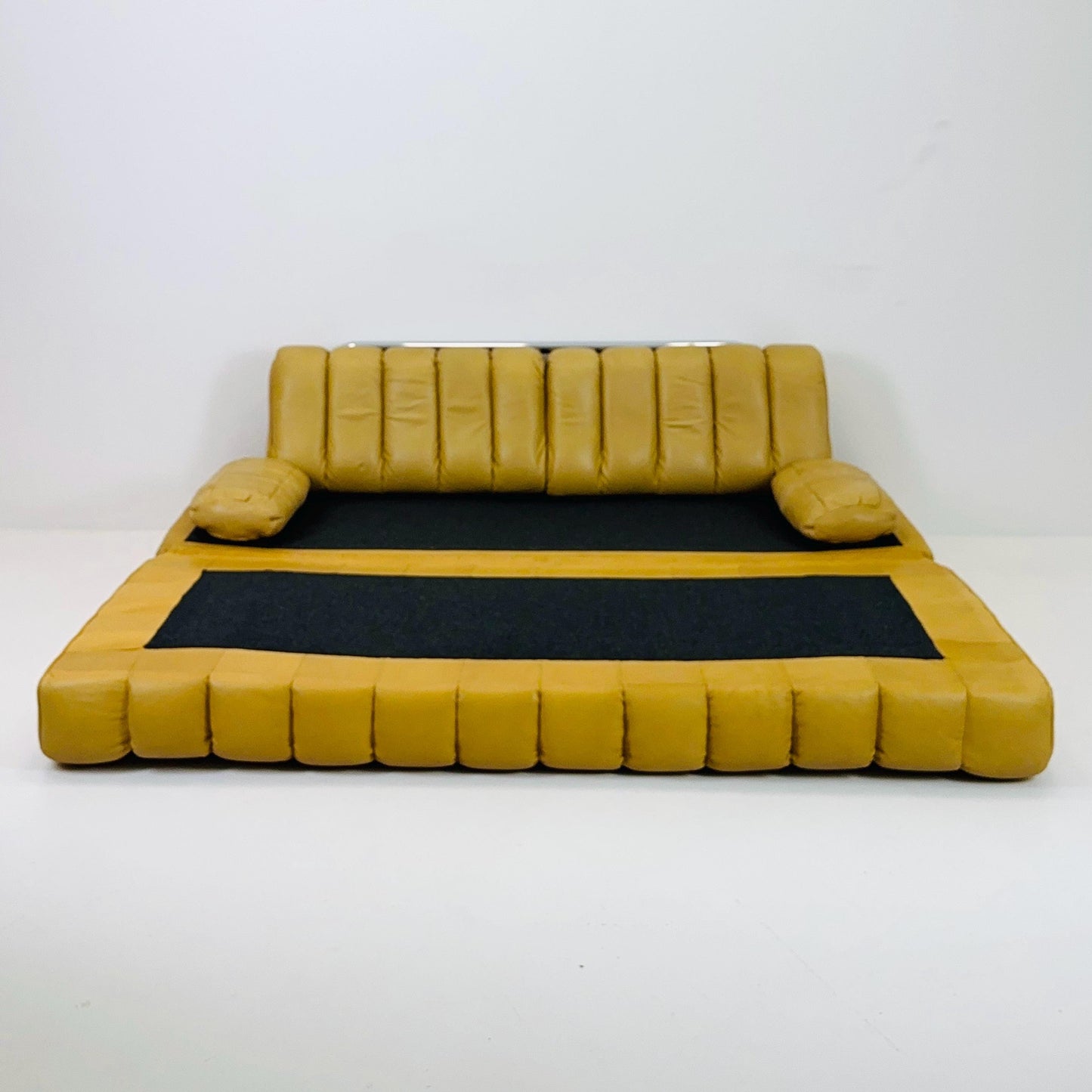 Mid century cognac leather Sofa bed Ds 85 from De Sede Switzerland 1960s
