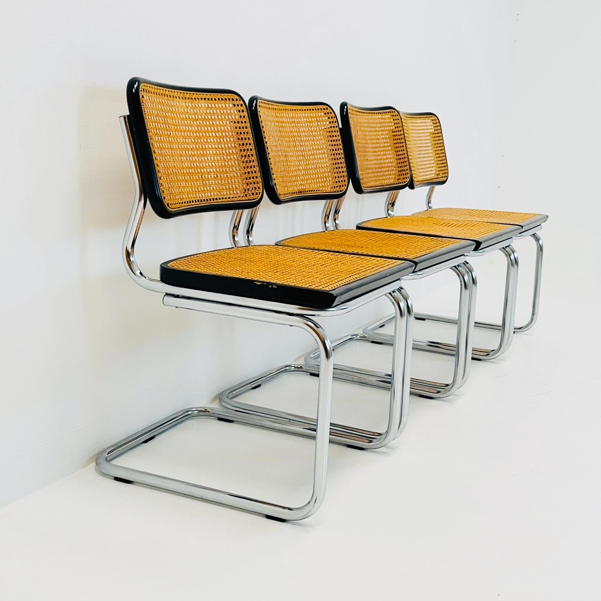 Set of 4 Mid Century Cantilever Cesca Chair by Marcel Breuer / Bauhaus Design / 1980s Italy
