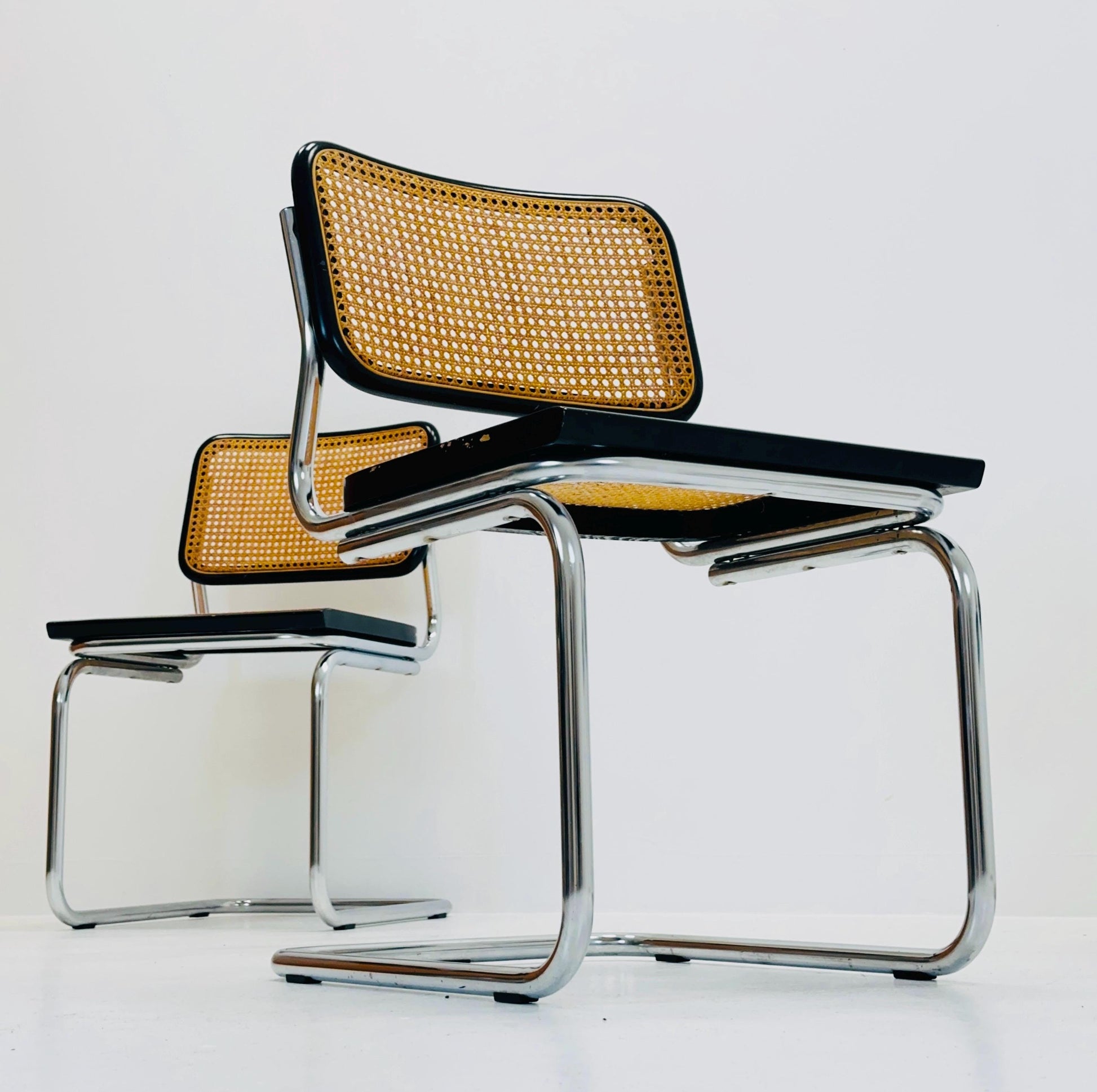 Set of 4 Mid Century Cantilever Cesca Chair by Marcel Breuer / Bauhaus Design / 1980s Italy