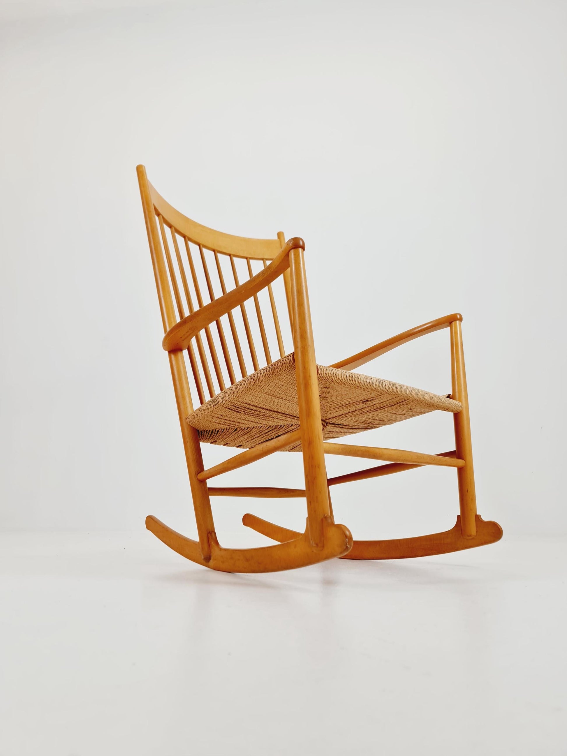 Mid century Scandinavian Rocking Chair by Hans J.Wegner for Juul FDB , 1966s