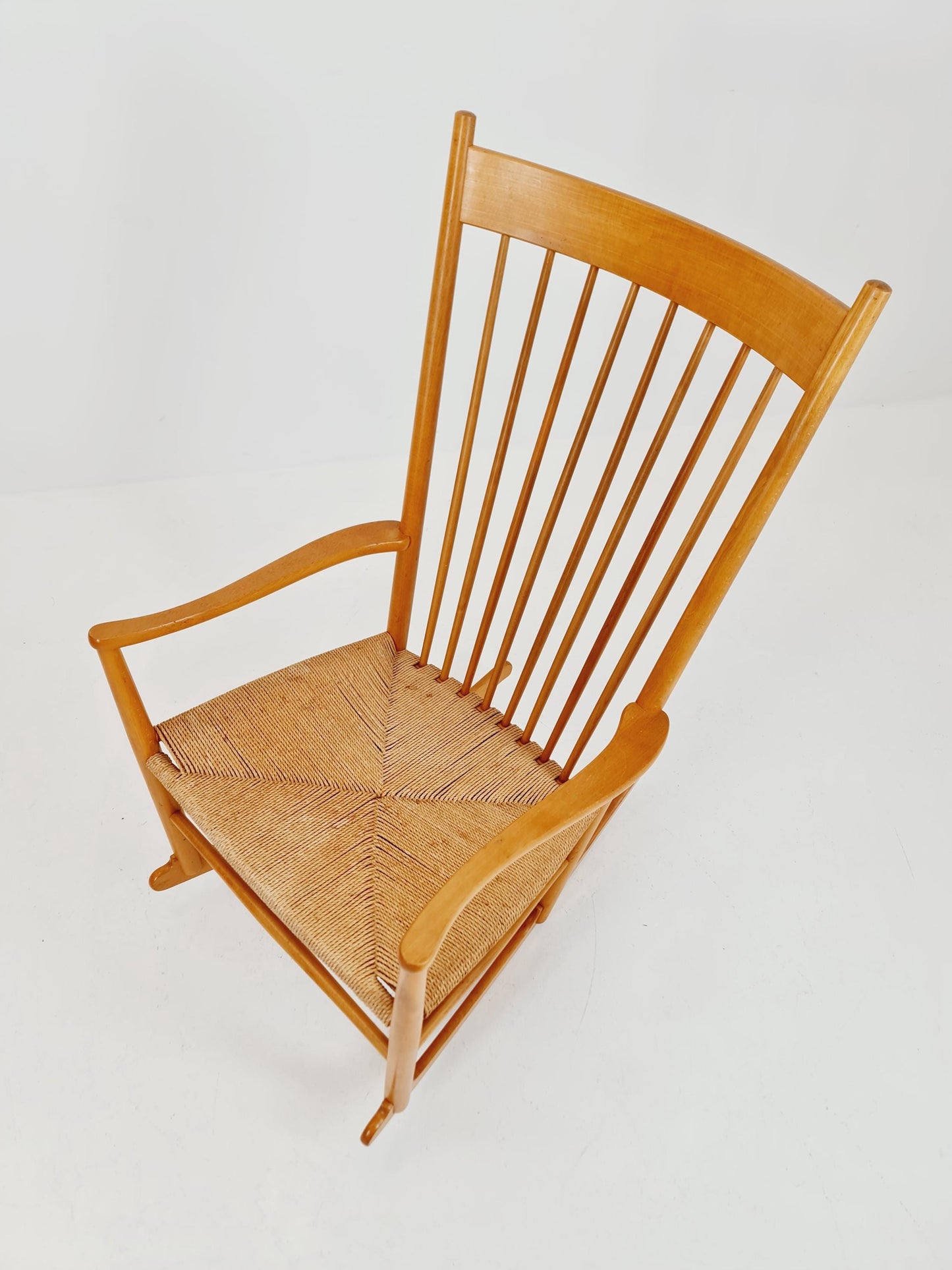 Mid century Scandinavian Rocking Chair by Hans J.Wegner for Juul FDB , 1966s