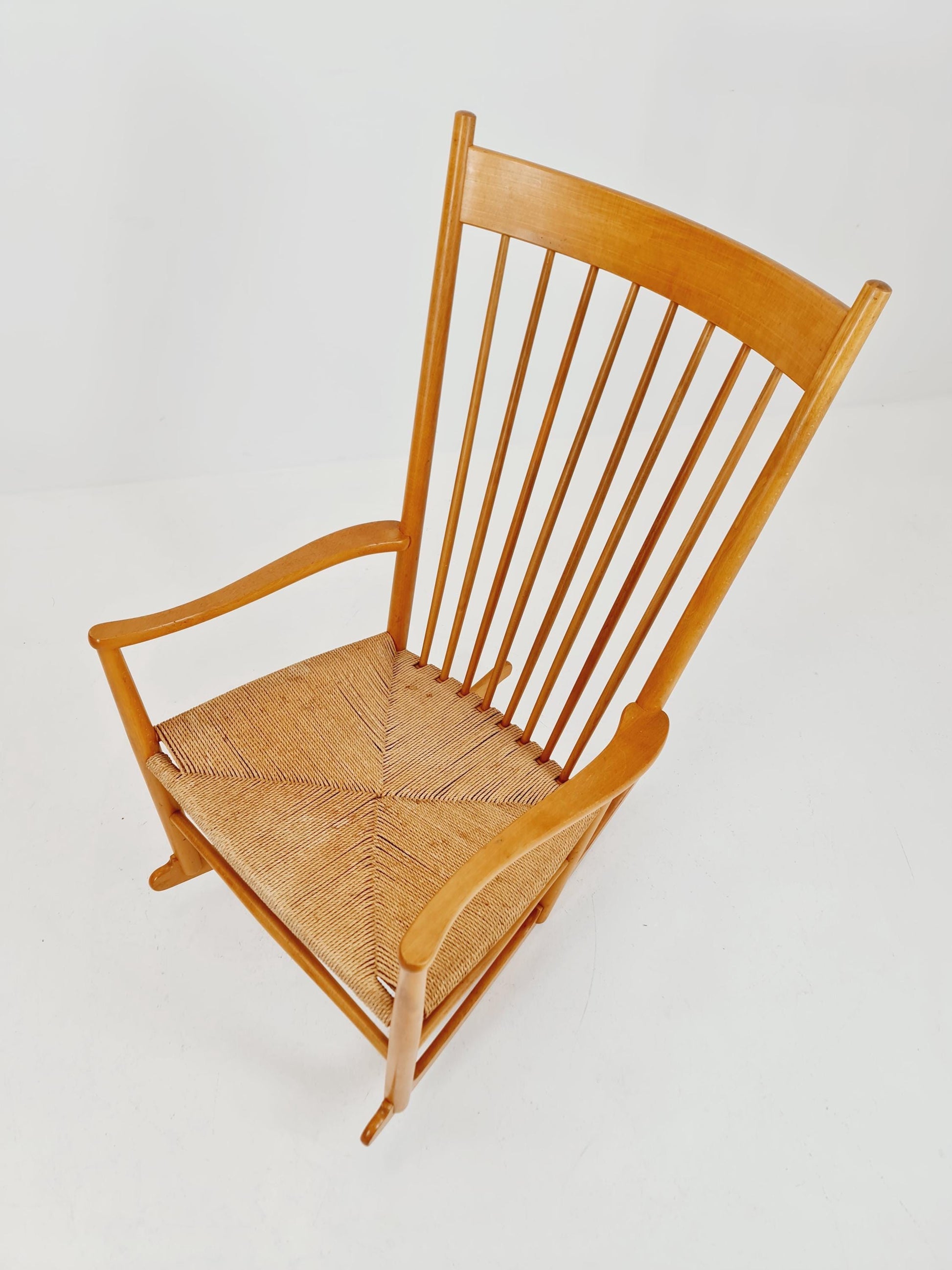 Mid century Scandinavian Rocking Chair by Hans J.Wegner for Juul FDB , 1966s