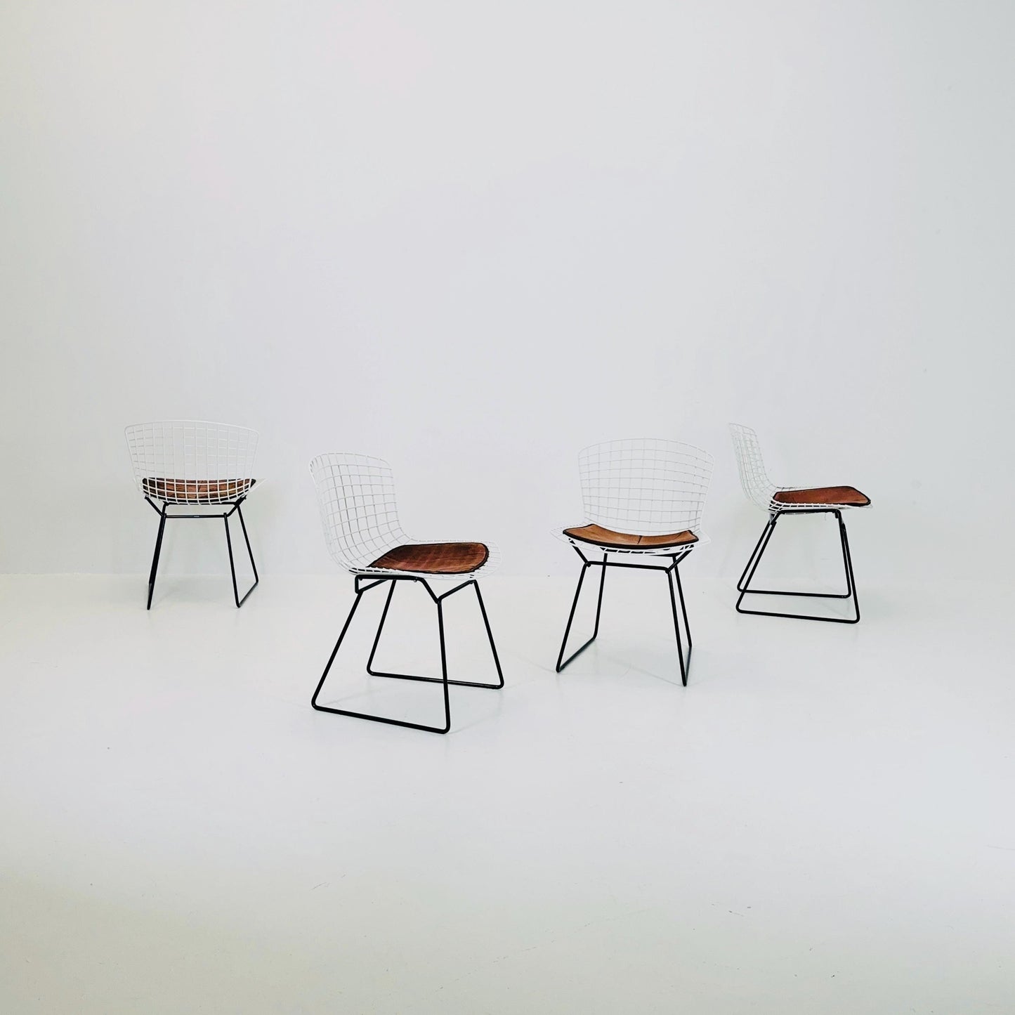 Set of 4 Mid-Century Bird Chairs Model 420c designed by Harry Bertoia for Knoll international , 1960s