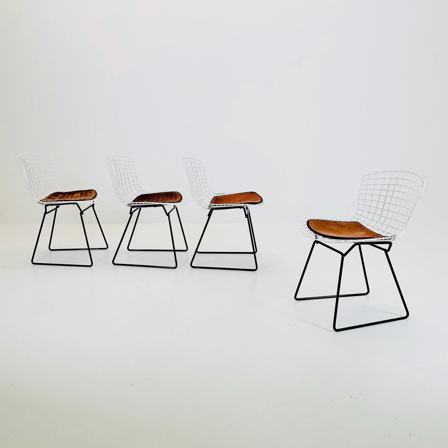 Set of 4 Mid-Century Bird Chairs Model 420c designed by Harry Bertoia for Knoll international , 1960s