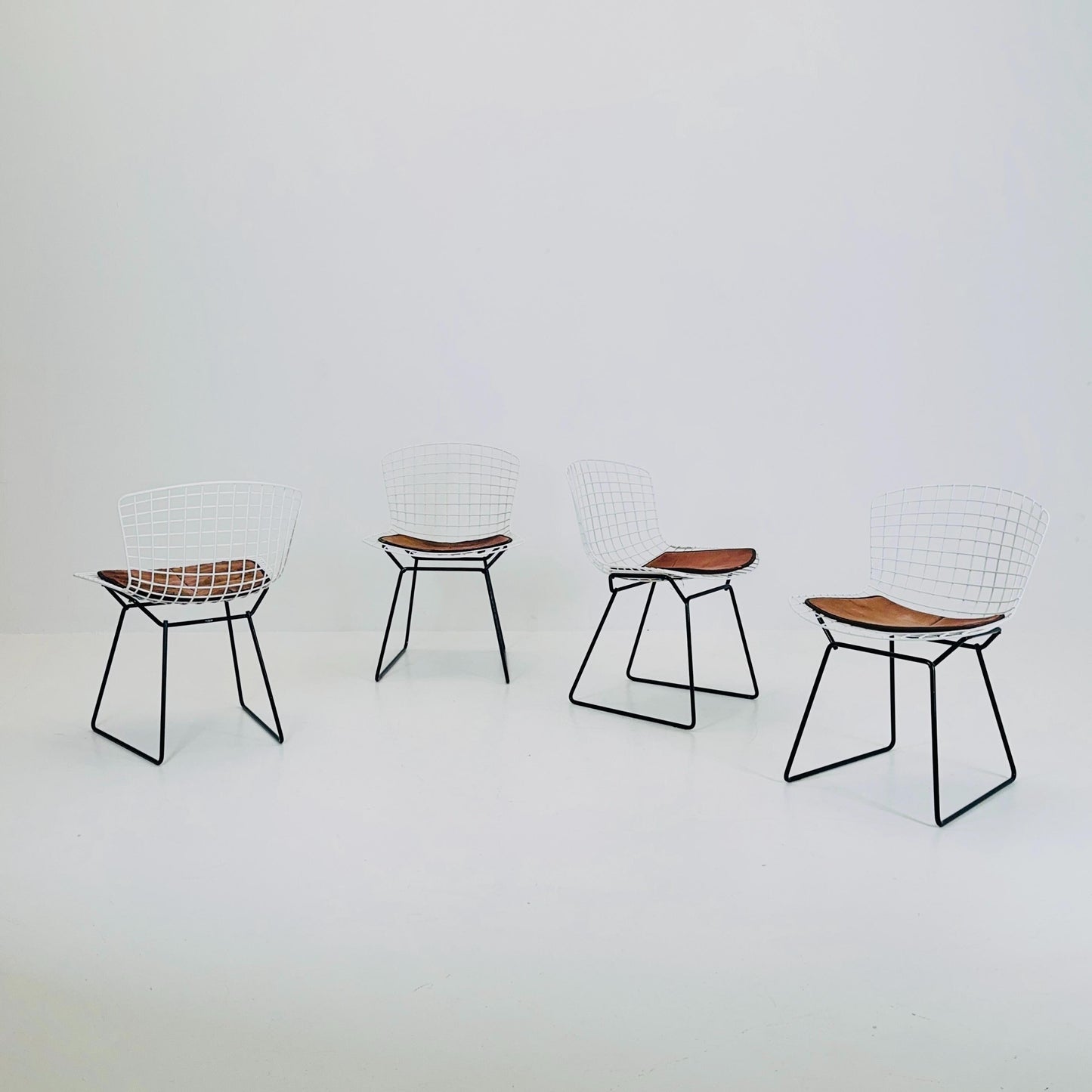Set of 4 Mid-Century Bird Chairs Model 420c designed by Harry Bertoia for Knoll international , 1960s
