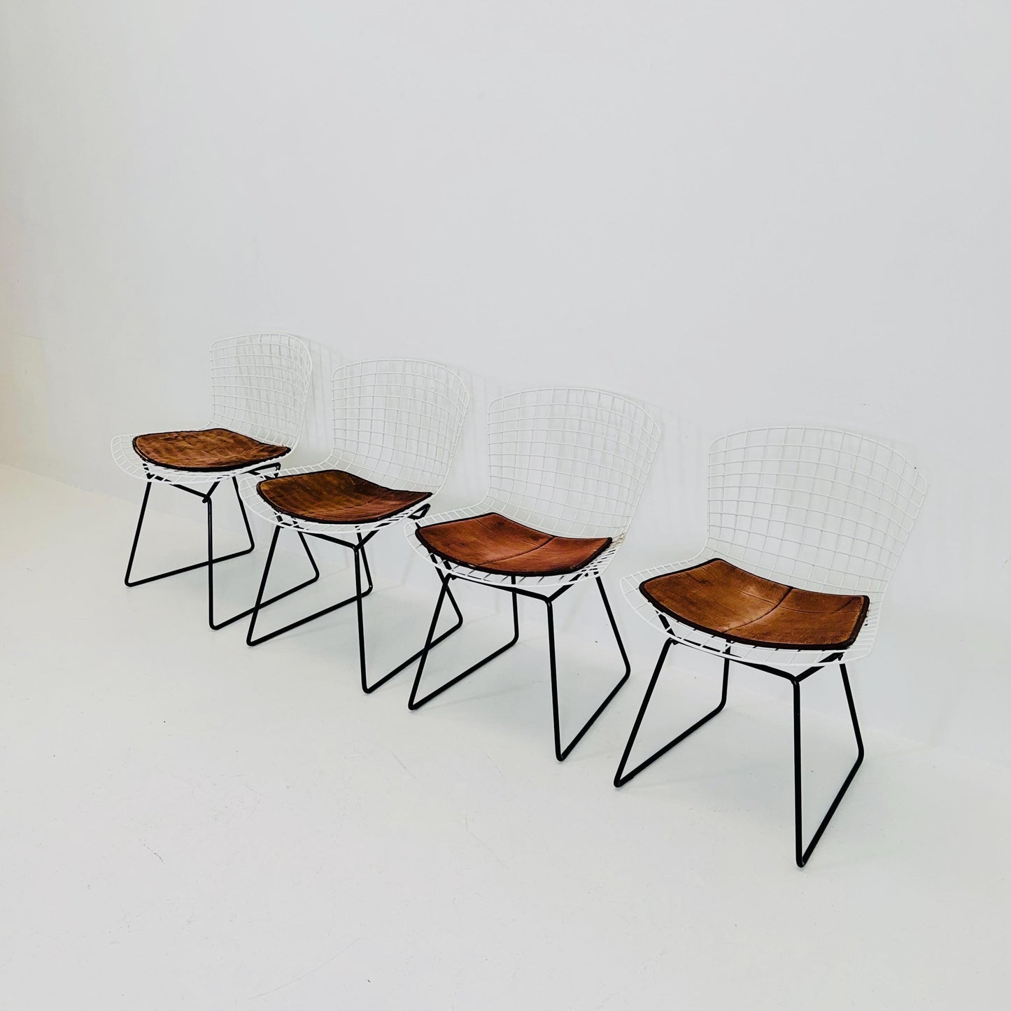 Set of 4 Mid-Century Bird Chairs Model 420c designed by Harry Bertoia for Knoll international , 1960s