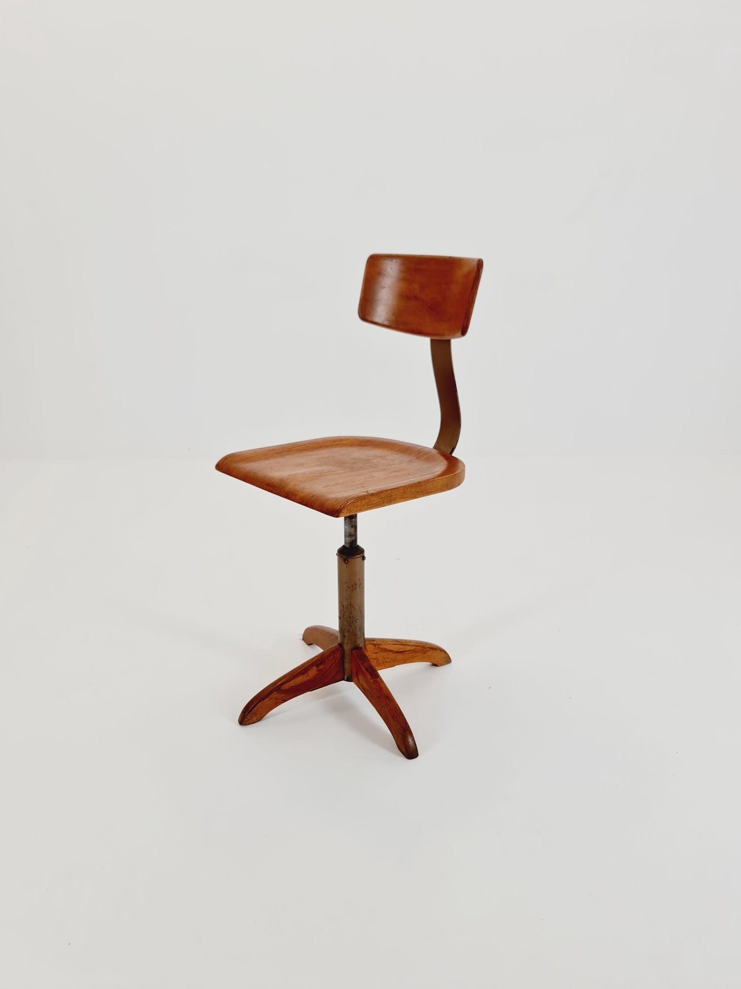 Bauhaus swivel office chair in solid wood By Ama Elastik Modell 325 ,1930s